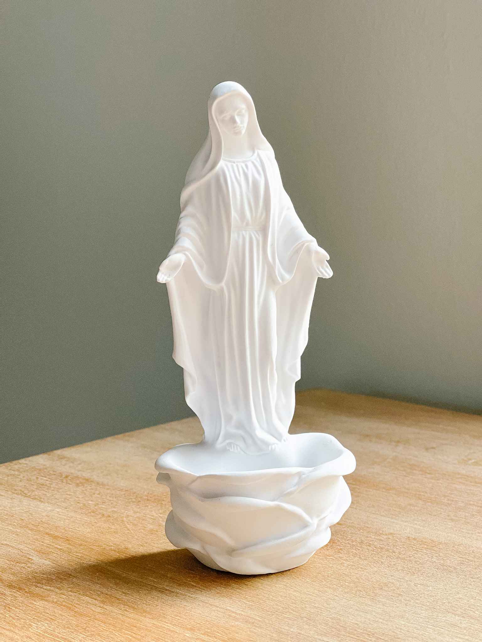 Blessed Mother Holy Water Font - Religious Home Decor for Prayer & Meditation - Perfect for Catholic Gifts, Church Altars & Spiritual Spaces