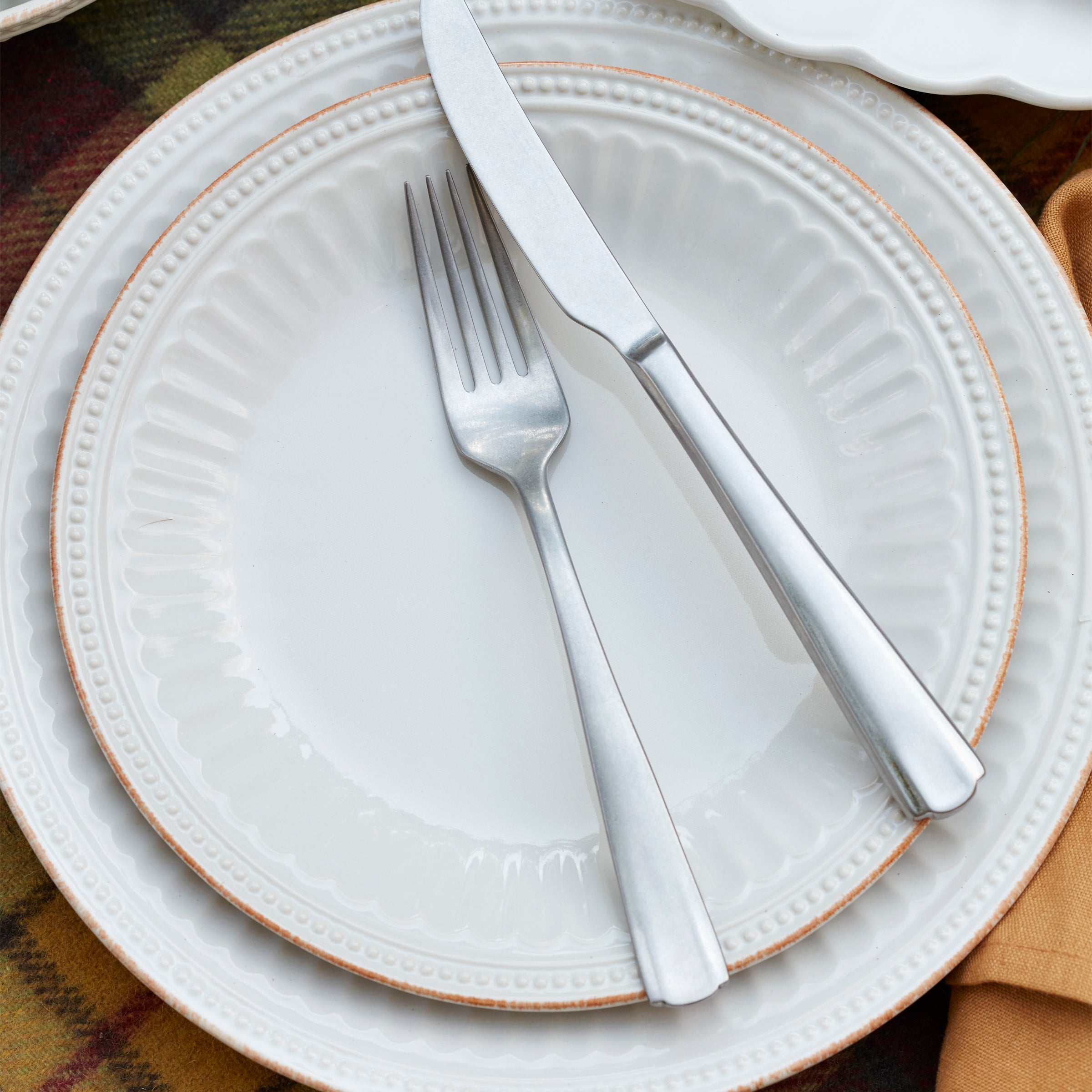 French Perle Scallop Vintage 65-Piece Flatware Set - Elegant Stainless Steel Cutlery for Fine Dining, Wedding Gifts & Special Occasions