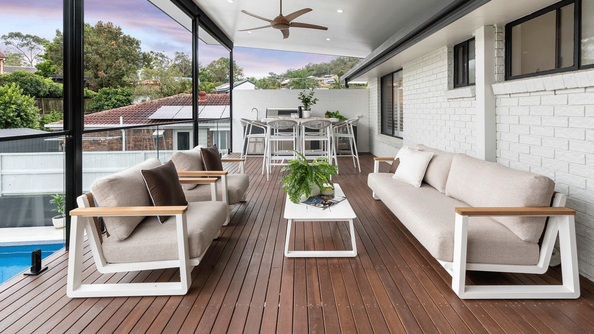 Premium 4-Piece Patio Lounge Set with Synthetic Leather Accents, Teak Wood Arms, Weather-Resistant Olefin Cushions & Durable Aluminum Frame - Perfect for Poolside, Garden or Outdoor Relaxation