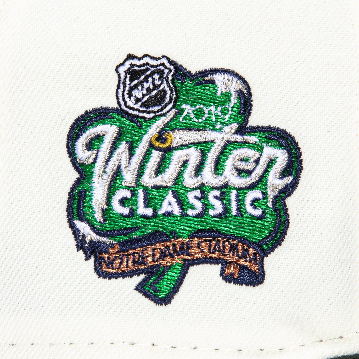 New Era 59Fifty Boston Bruins 2019 Winter Classic Patch Snapback Hat - White & Black - Official NHL Licensed Baseball Cap for Men & Women - Perfect for Sports Fans, Game Day & Streetwear Fashion