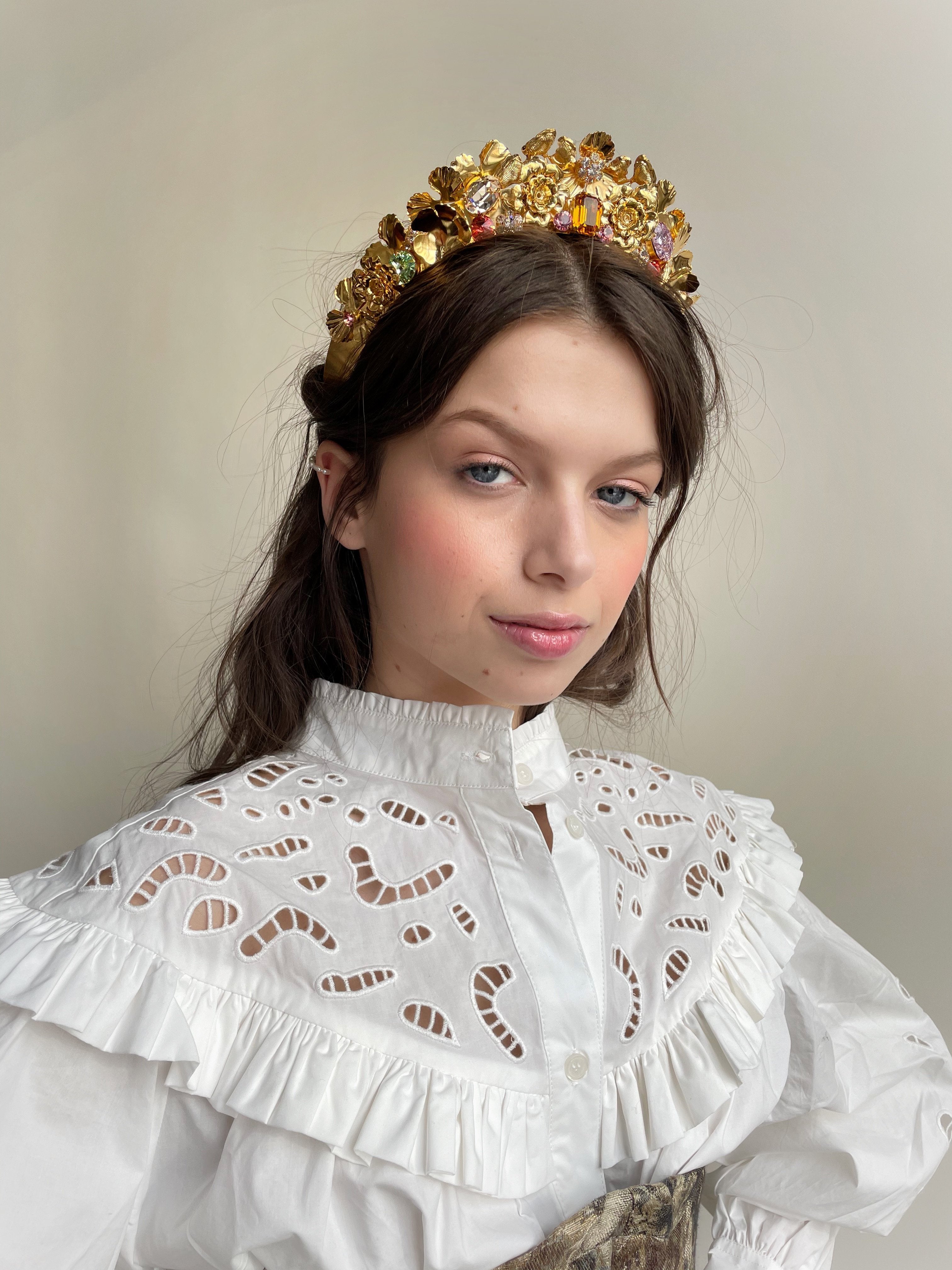 Daphne Spectrum Crystal Crown - Elegant Rhinestone Tiara for Women & Girls - Perfect for Weddings, Prom, Pageants & Special Occasions