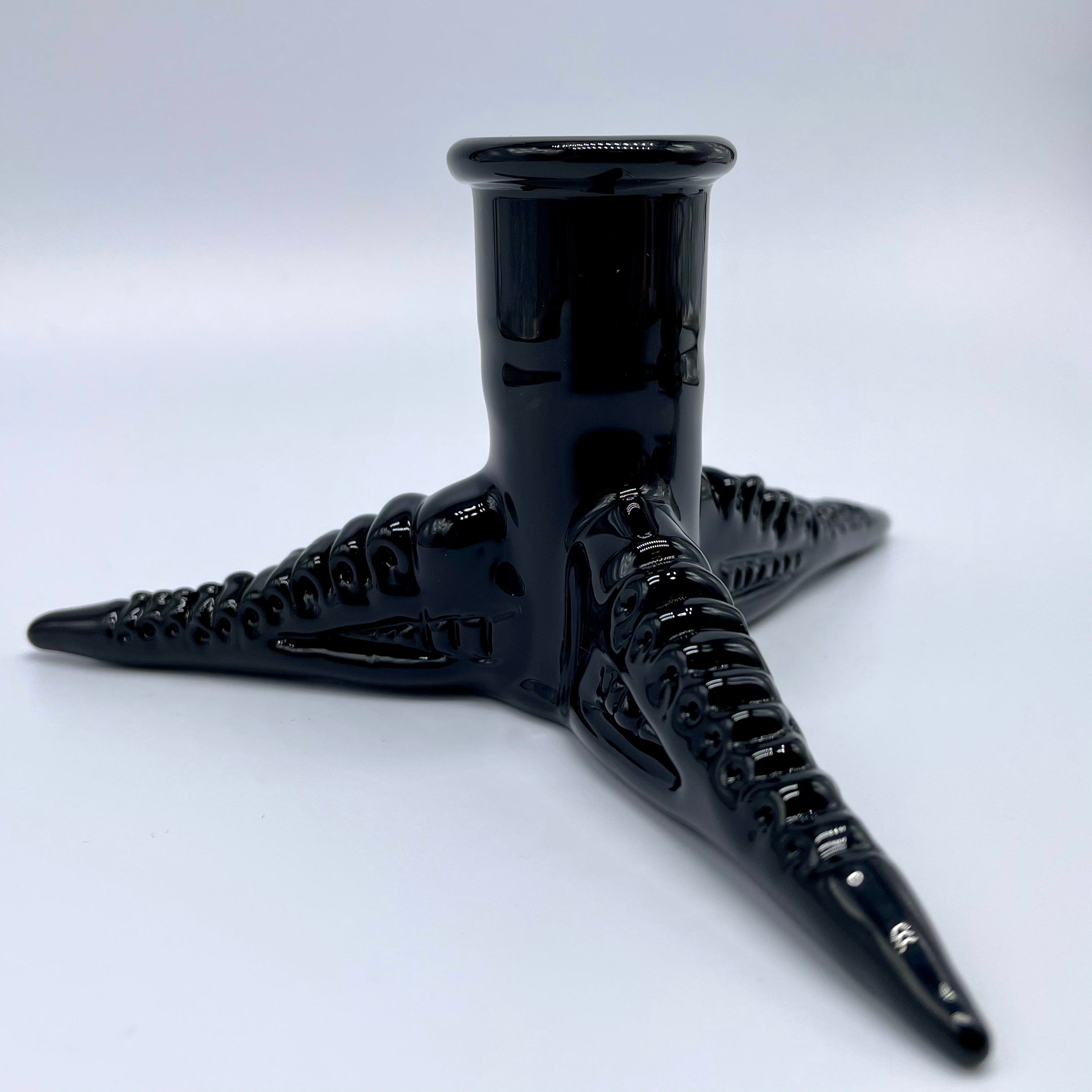 18mm Xenomorph Alien Movie-Inspired Glass Slide with Stand - Perfect for Smoking Accessories, Collectibles & Sci-Fi Fans