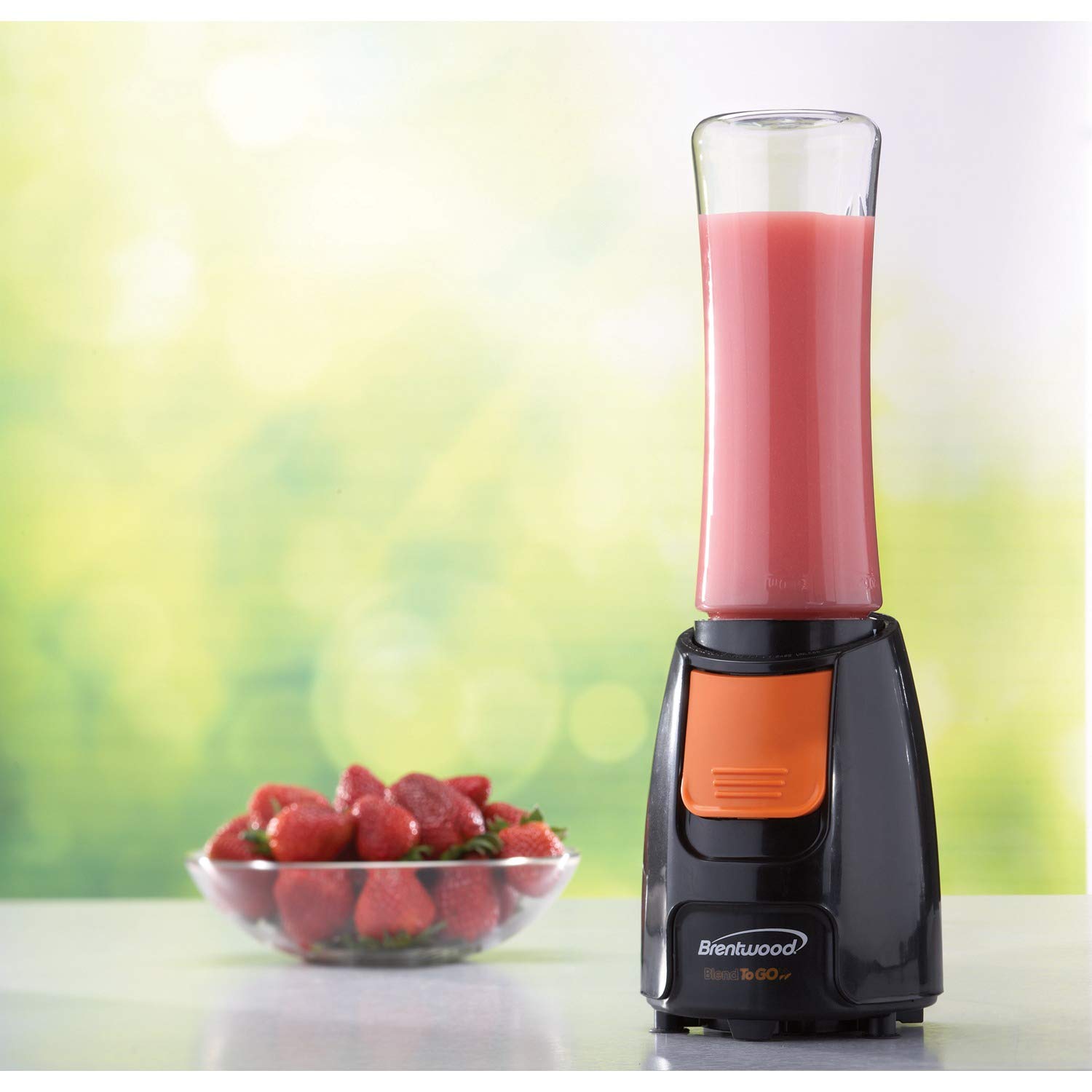 Brentwood Blend to Go Personal Blender with 20 oz Travel Cup - Portable Smoothie Maker for Shakes, Juices & Protein Drinks - Perfect for Gym, Office & On-the-Go Lifestyle - Black