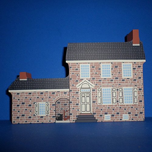 Cat's Meow Village Isaac Potts House #1704 - Miniature Collectible House - Perfect for Dollhouse Displays, Christmas Villages & Home Decor