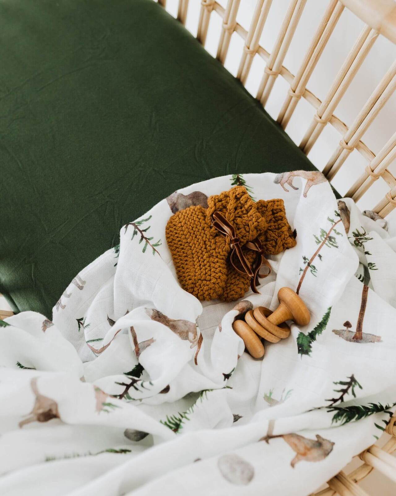 Snuggle Hunny Bassinet Sheet & Change Pad Cover - Soft & Breathable Olive Green Baby Crib Fitted Sheet for Newborn Nursery - Perfect for Cozy Naps & Quick Diaper Changes