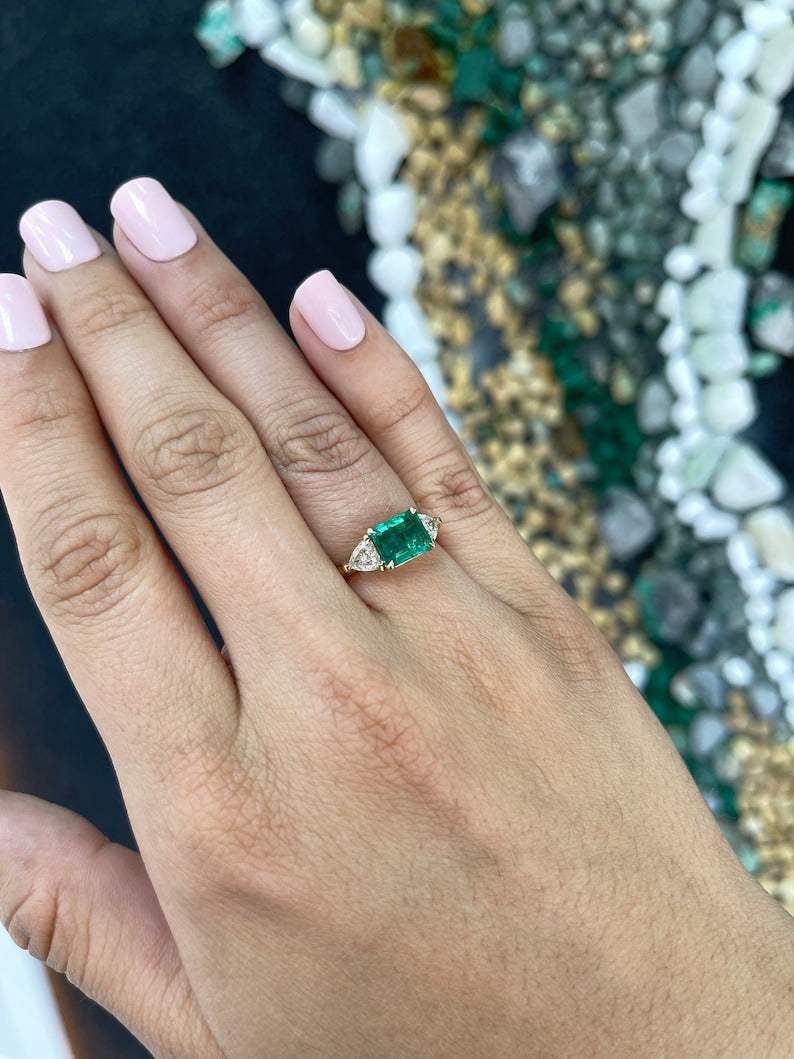2.58tcw 14K Gold East West Emerald & Trillion Cut Diamond 3 Stone Ring - Elegant Vintage Style Jewelry for Women, Perfect for Engagement, Anniversary & Special Occasions