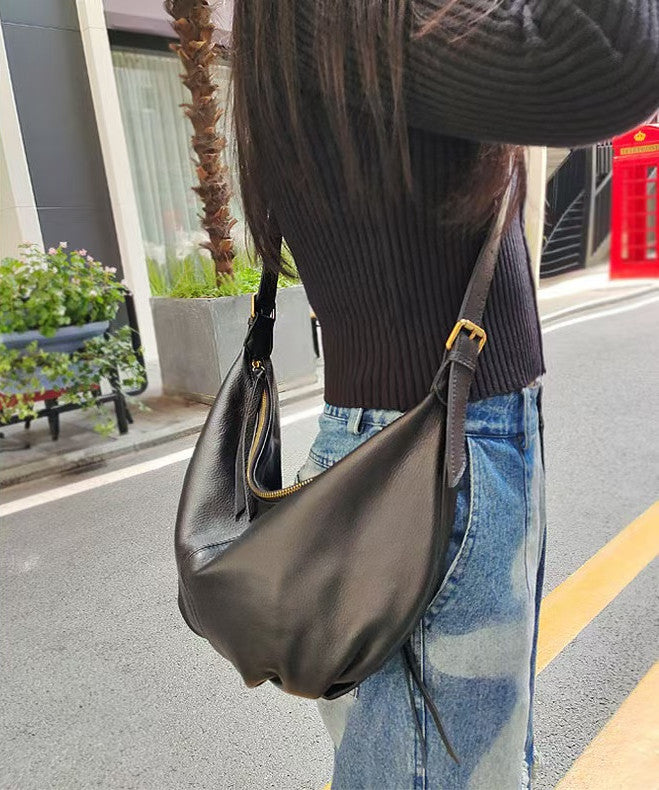 Stylish Curved Shoulder Bag for Women - Fashionable Everyday Crossbody Purse - Perfect for Work, Travel & Shopping