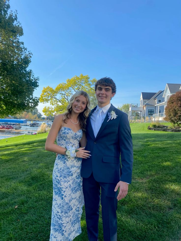 Elegant Blue Floral Print Prom Dress with High Slit - Formal Evening Gown for Homecoming, Wedding Guest & Special Occasions - Style J6049