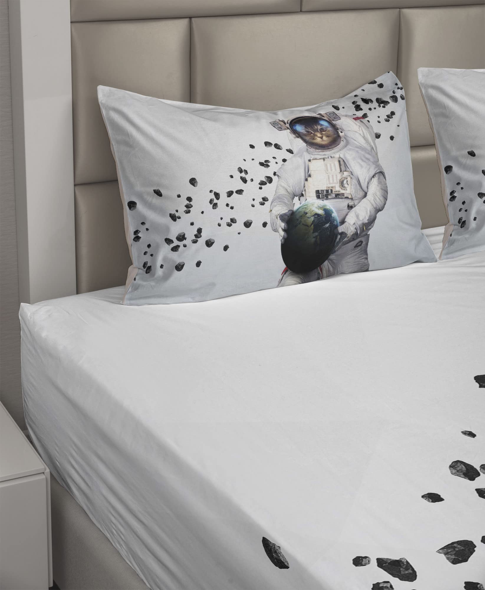 Ambesonne Space Cat Bedding Set - Astronaut Kitten in Space Suit Holding Planet with Galaxy Print, 4-Piece Queen Size Sheet Set (Fitted Sheet, Flat Sheet & 2 Pillowcases) - White Black & Blue Space-Themed Bedroom Decor for Kids & Adults