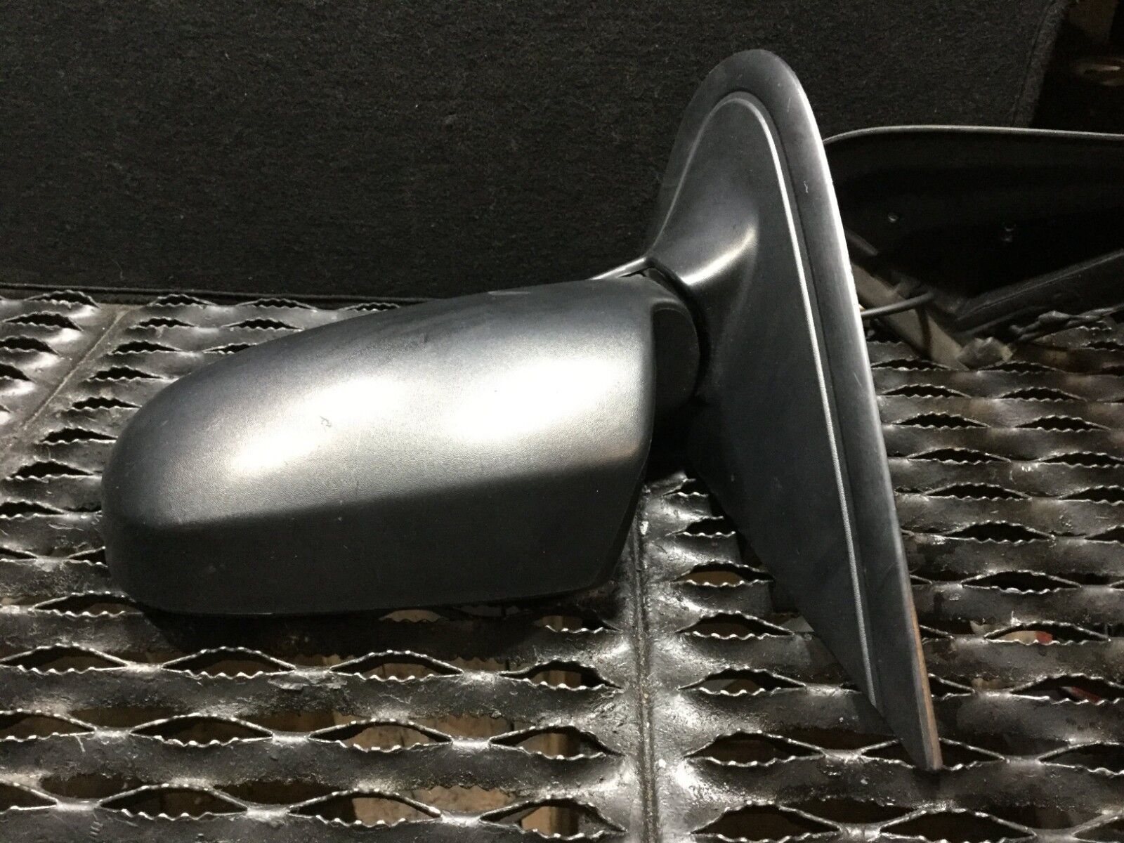 Genuine OEM Left Side Driver View Mirror for 2001-2007 Ford Escape - Perfect Replacement for Damaged or Broken Mirrors