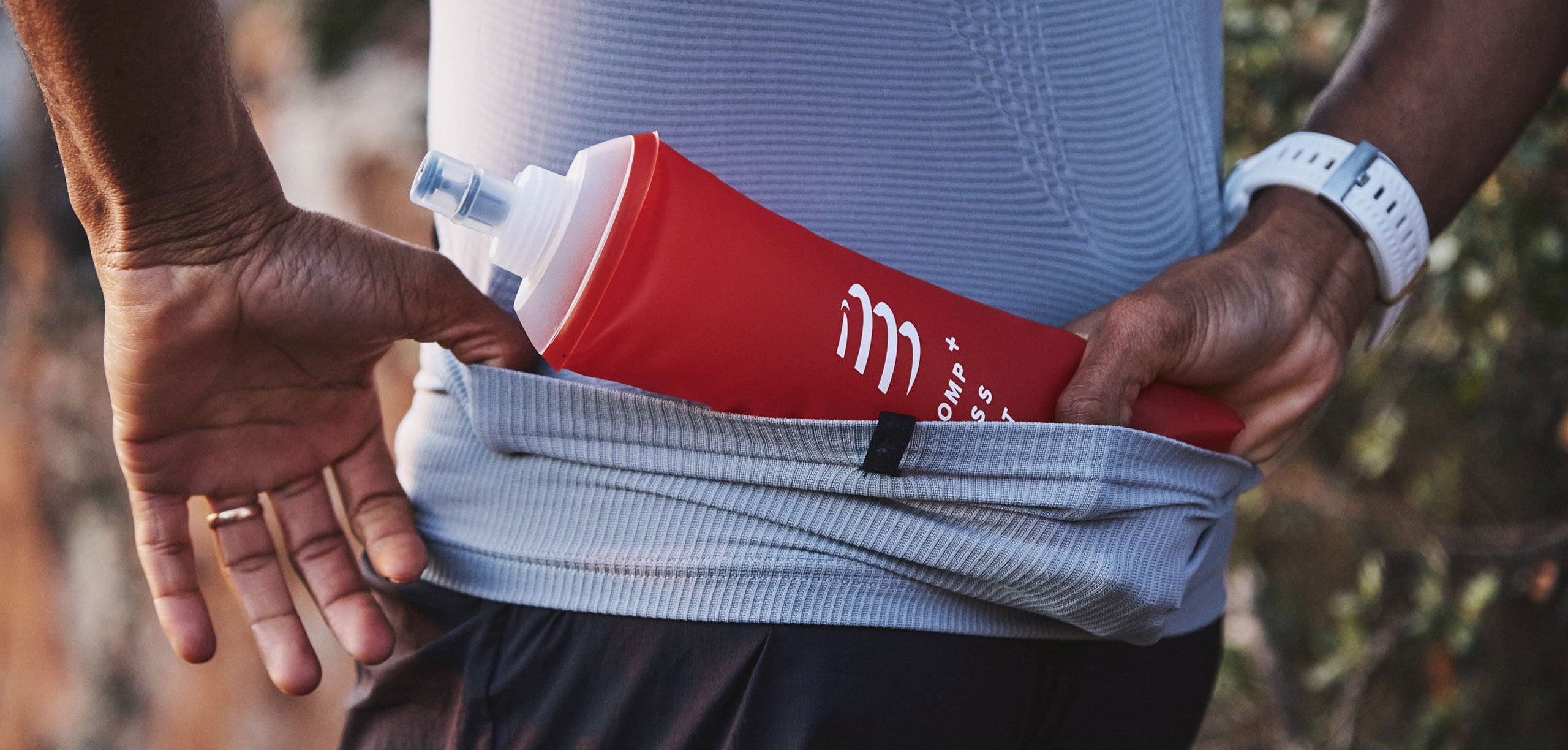 Compressport Ergo Flask 500ml Handheld Water Bottle - Lightweight Running Hydration for Jogging, Cycling & Outdoor Sports - Red