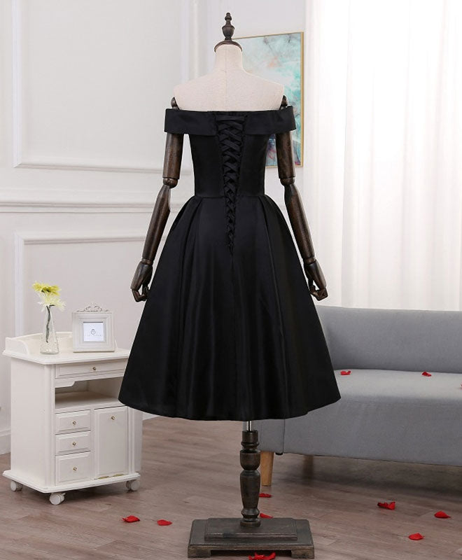 Elegant Black Satin Short Prom Dress with Lace Applique - Perfect for Homecoming, Cocktail Parties & Special Occasions