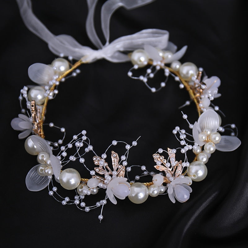 Sparkling Crystal Tiara for Women - Elegant Wedding Hair Accessory - Perfect for Brides, Prom, Pageants & Special Occasions