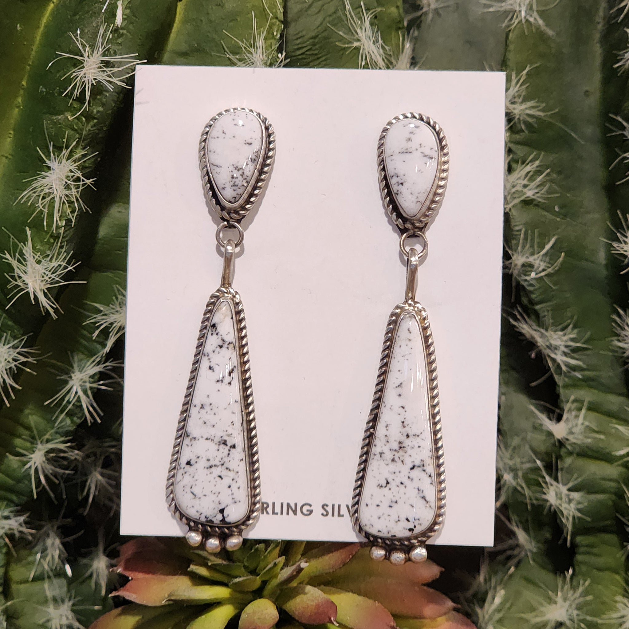 Elegant A Largo WB Earrings for Women - Dainty Gold Hoop Earrings for Everyday Wear, Gift for Her - Perfect for Office, Party & Date Night