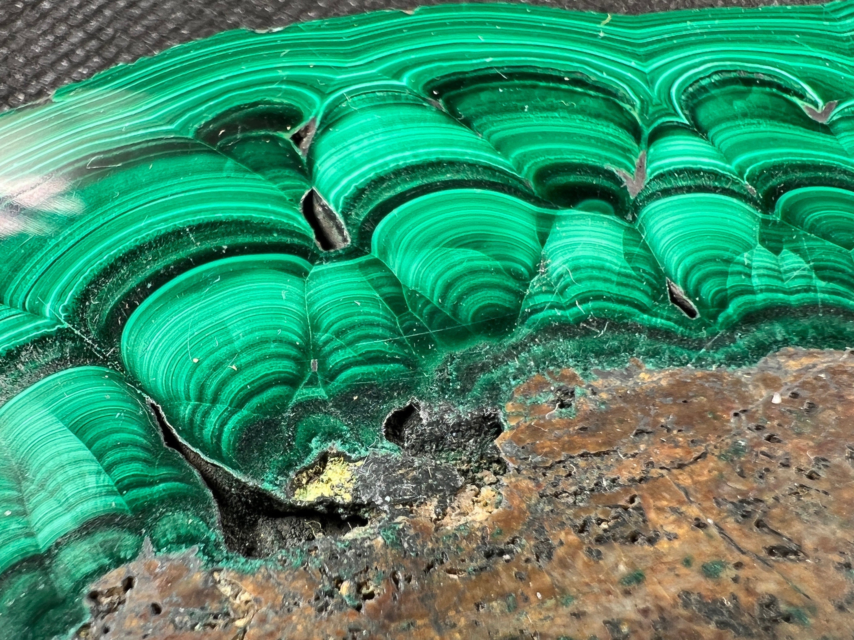 Natural Malachite Crystal Slab - Premium Green Malachite Stone for Jewelry Making, Unique Spiritual Gift, Home Decor & Healing Crystal - Perfect for Meditation, Energy Work & Feng Shui Decor