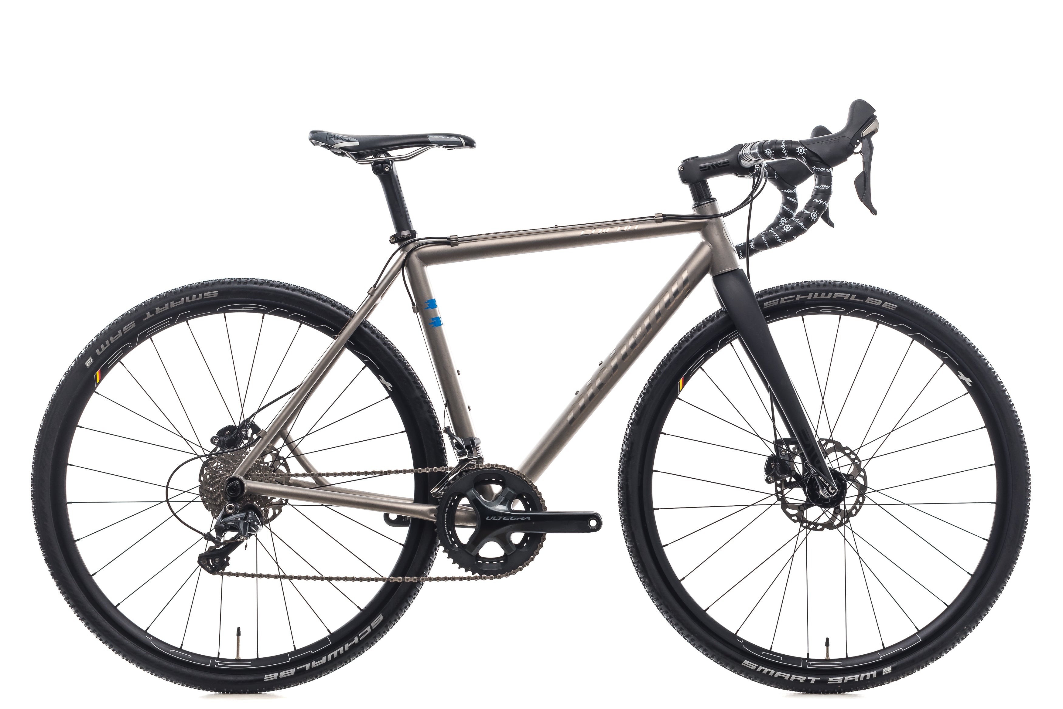 Alchemy Chiron 52cm Road Bike - Lightweight Carbon Frame, Shimano 105 Groupset (2016 Model) | Perfect for Commuting, Road Racing & Fitness Cycling