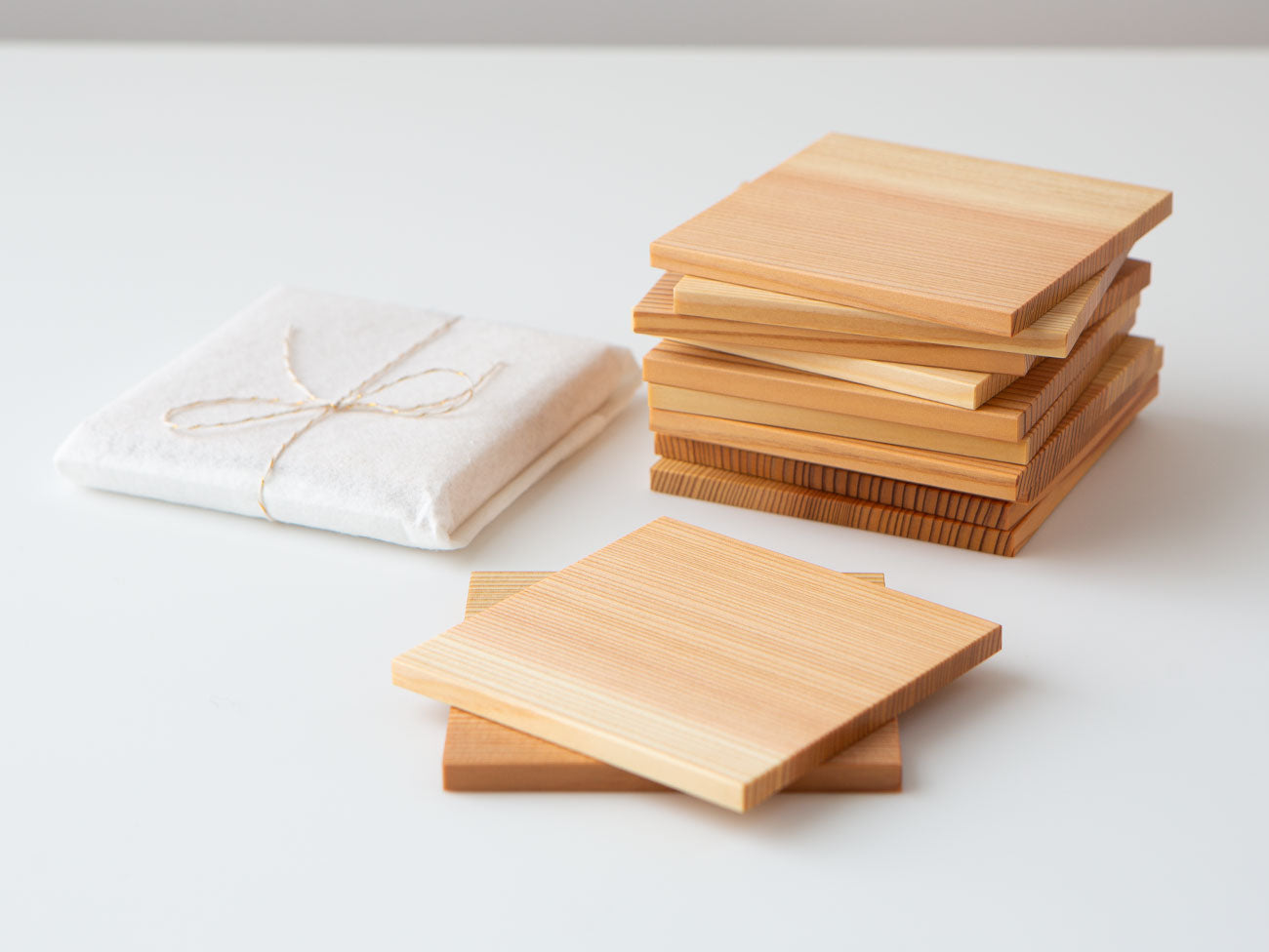 Premium White Cedar Wood Coasters Set of 2 - Natural Wood Drink Coasters for Hot & Cold Beverages - Perfect for Coffee Tables, Bars, and Home Decor