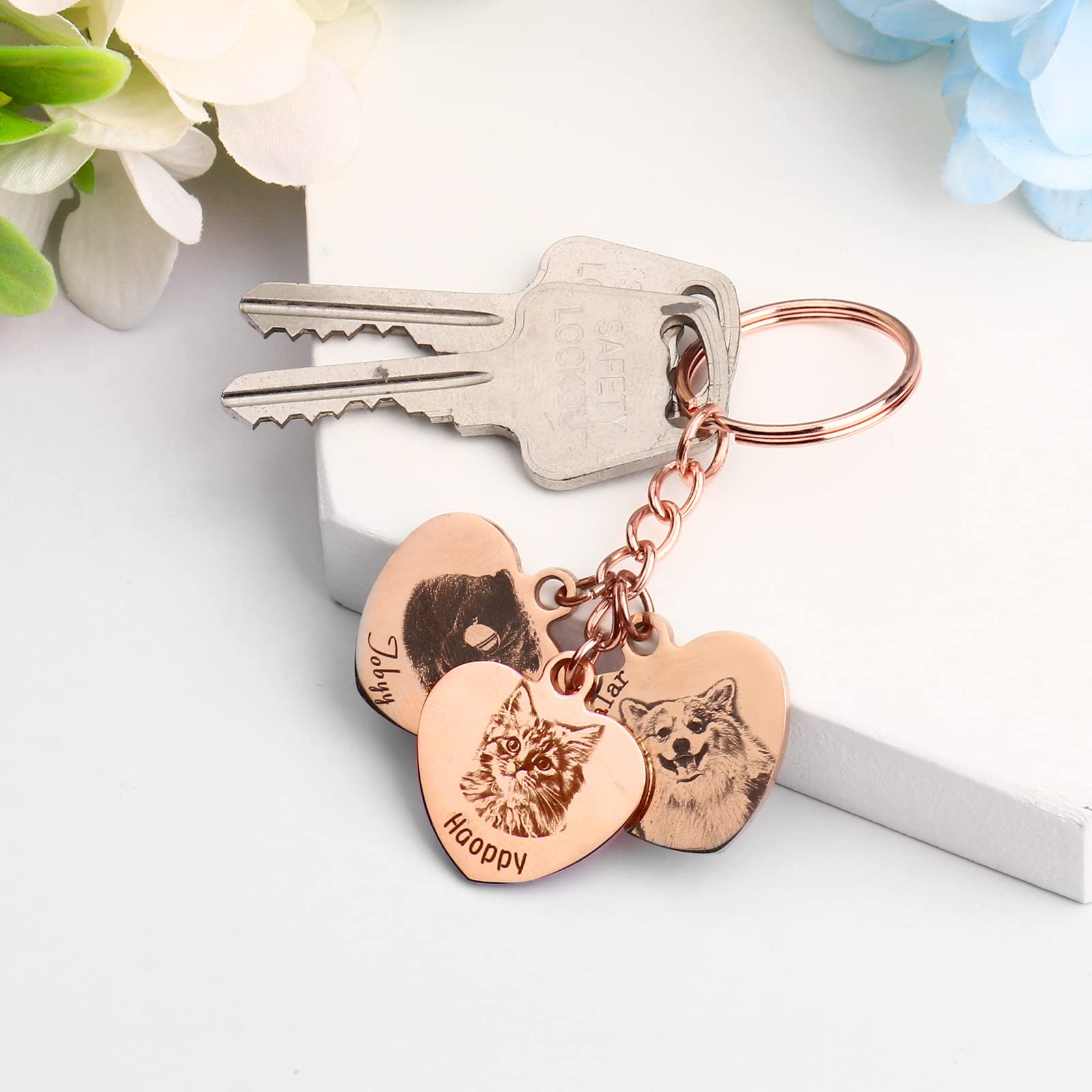**Personalized Dog Keychain with Heart Photo Engraving - Custom Pet Memorial Gift for Dog Moms & Animal Lovers - Perfect for Keyrings, Backpacks, and Keepsakes**