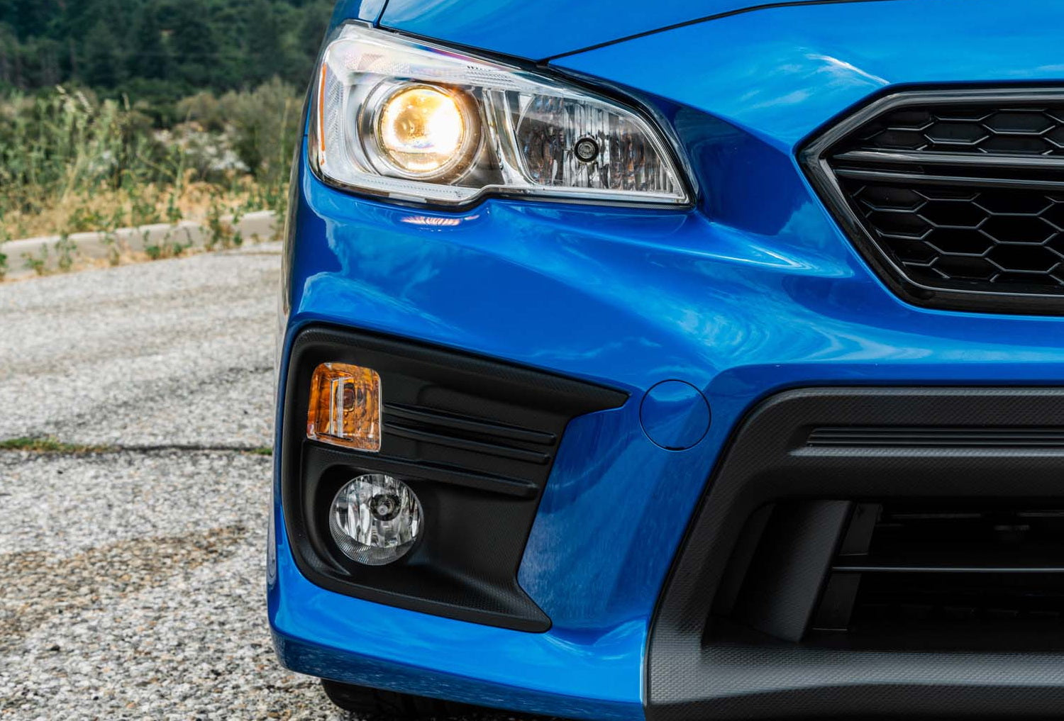 2018-2020 Subaru WRX STI Clear Lens Halogen Fog Light Assembly with Bezel & Wiring Kit - Upgrade for Enhanced Visibility in Rain & Fog