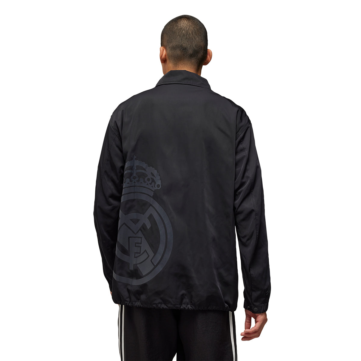Real Madrid Travel Coach Jacket for Men - Black Official Football Jersey - Lightweight Windbreaker for Soccer Fans, Travel & Outdoor Activities