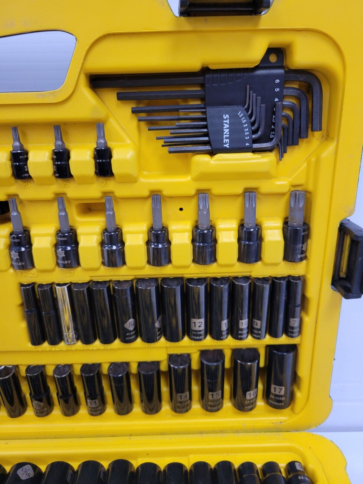 Stanley 182-Piece Socket Set - Complete Mechanics Tool Kit for Cars, Trucks & DIY Projects - Perfect for Home Garage & Professional Auto Repair