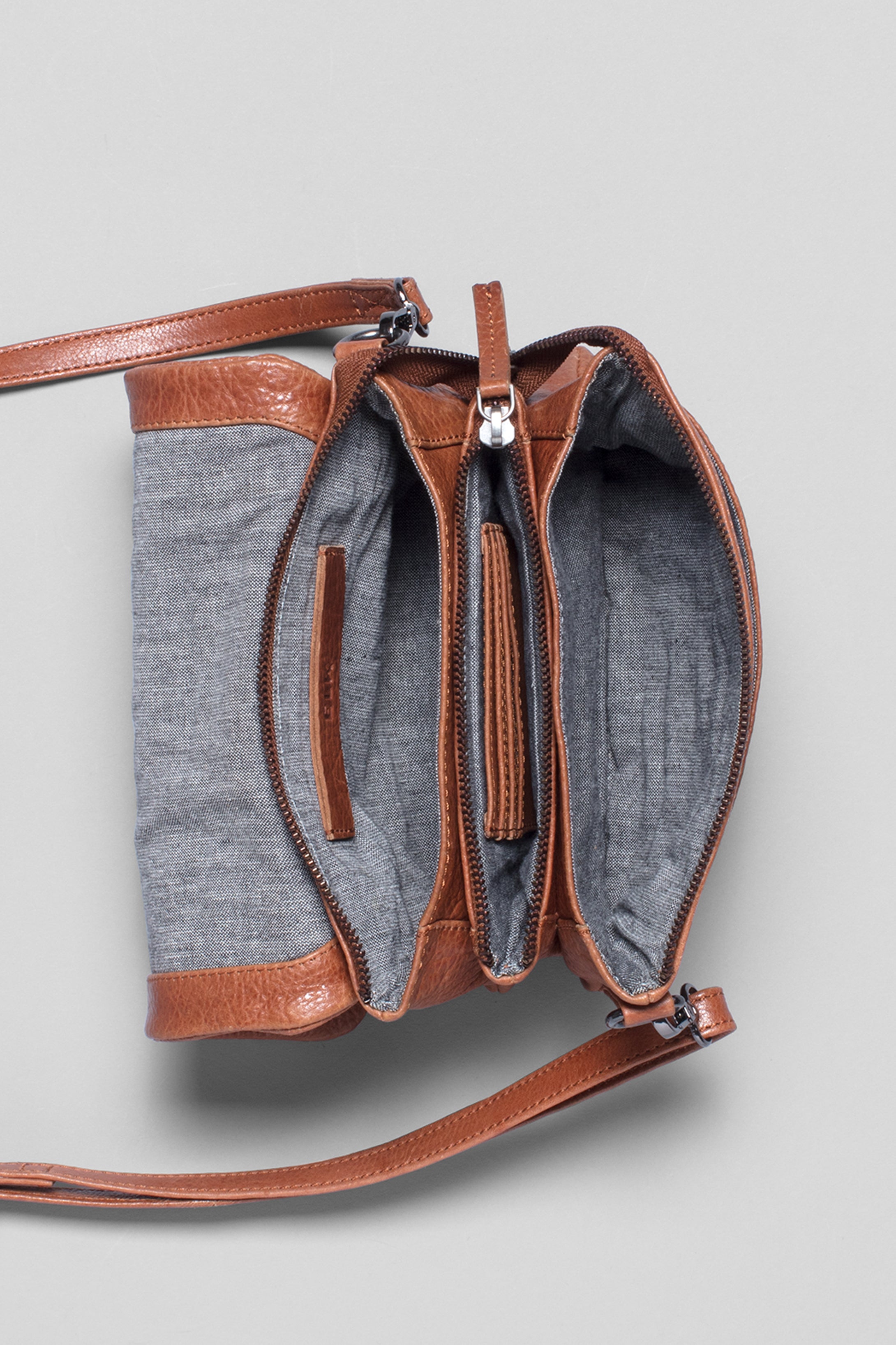 Innset Small Crossbody Bag for Women - Stylish & Lightweight Purse for Everyday Use, Travel & Shopping