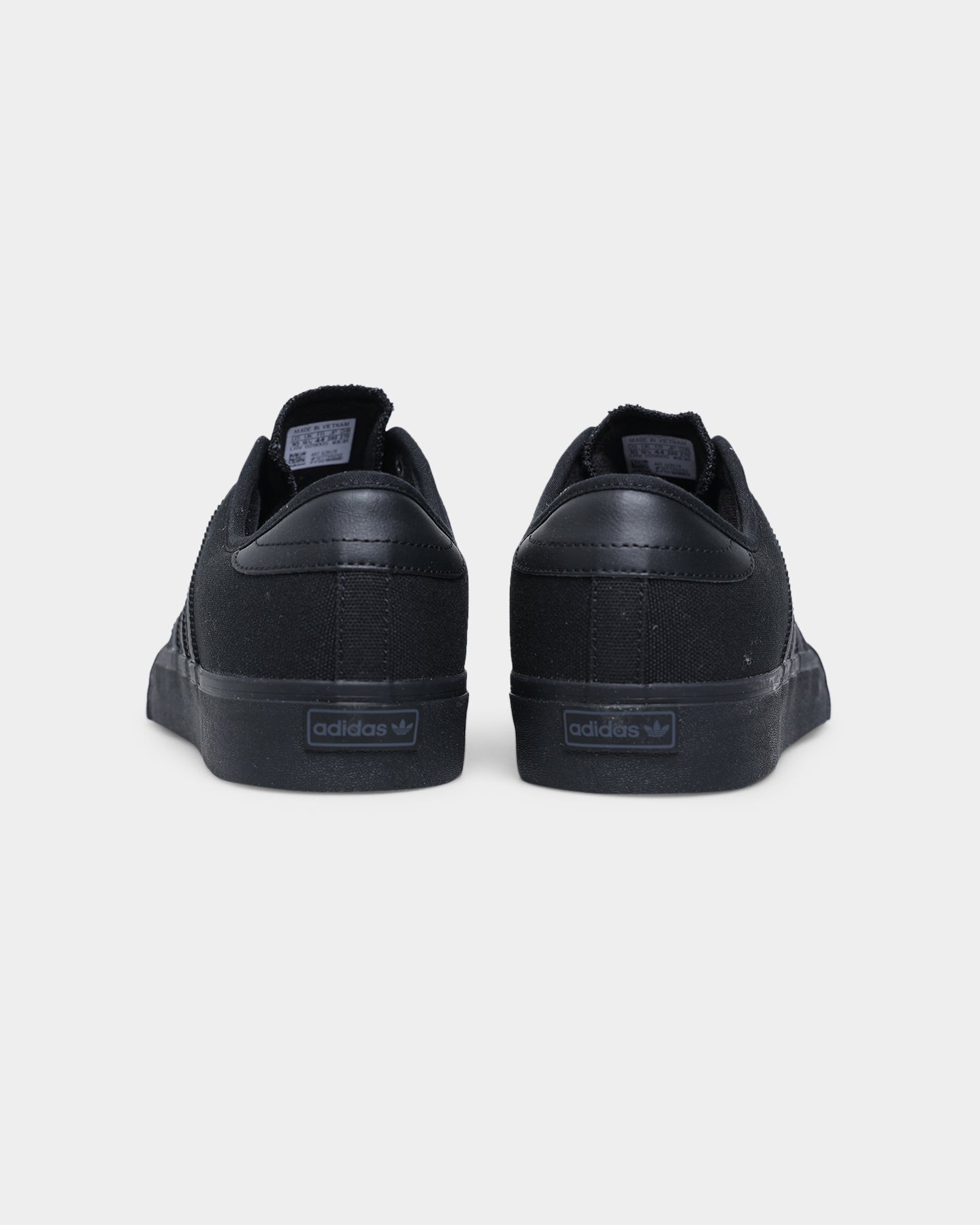 Adidas Seeley XT Sneakers - Core Black Running Shoes for Men & Women | Perfect for Gym Workouts, Jogging & Casual Wear