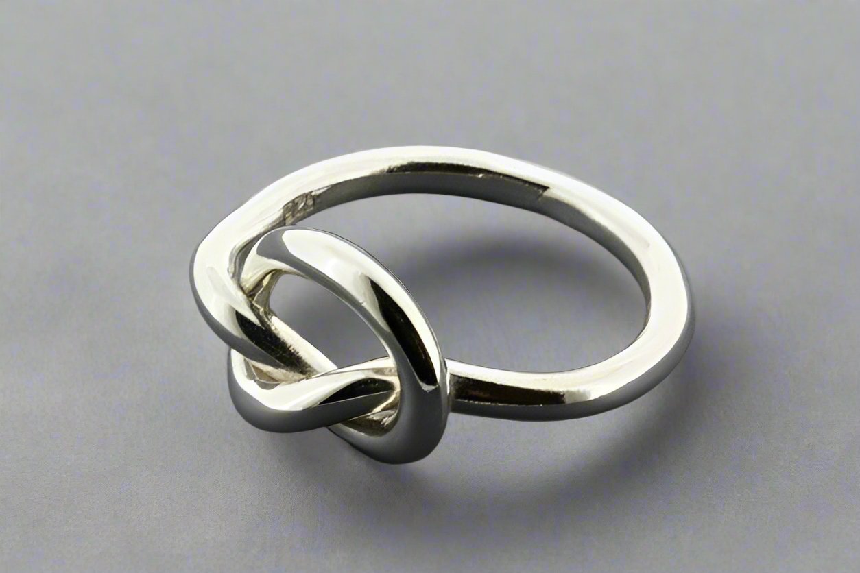 Eternity Heart Knot Ring - Sterling Silver Love Knot Band for Women, Romantic Couple Jewelry Gift for Her - Perfect for Anniversaries, Weddings & Valentine's Day