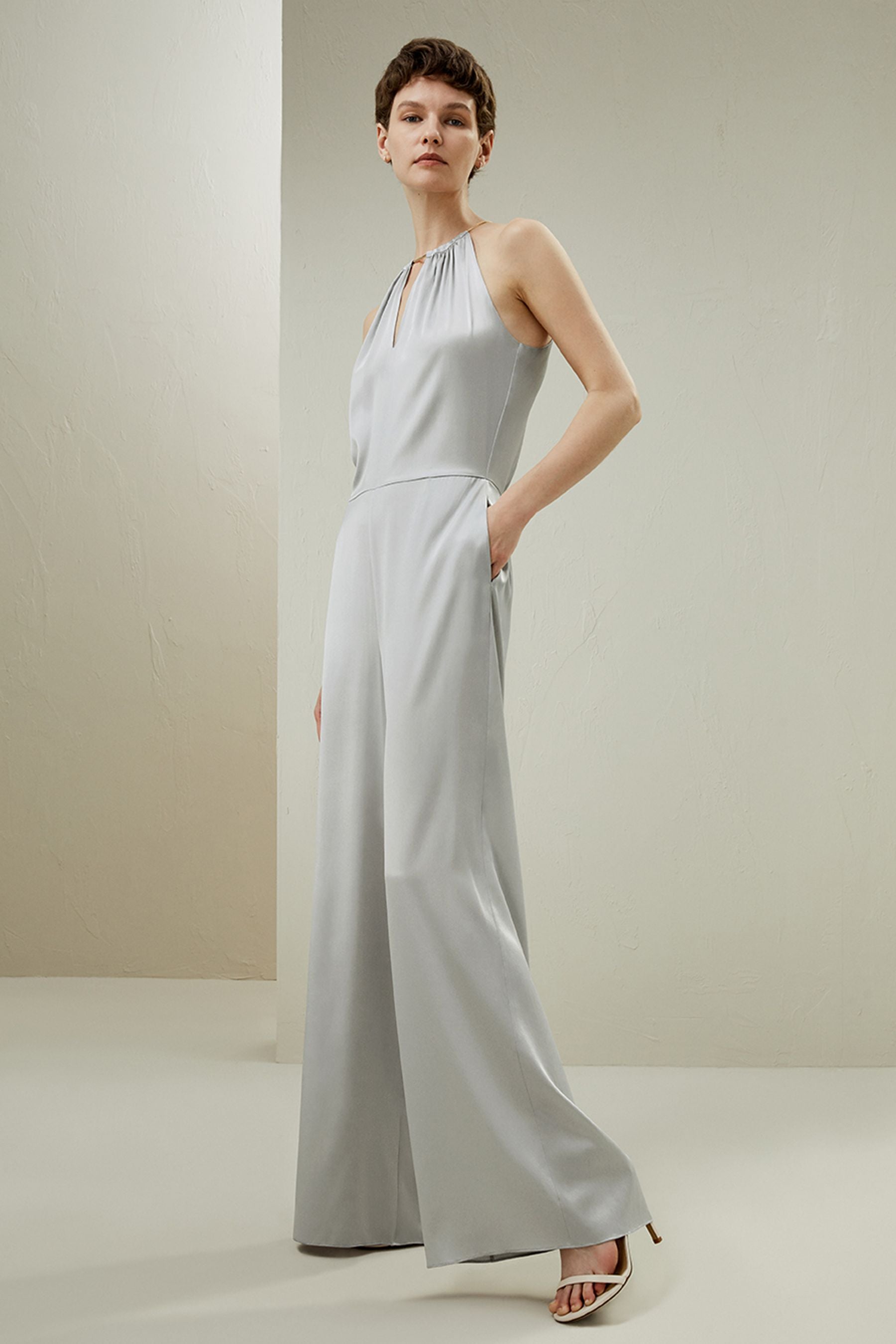 Elegant Halter Neck Wide Leg Jumpsuit for Women - Summer Boho Chic Romper - Perfect for Beach Vacations, Date Nights & Outdoor Parties