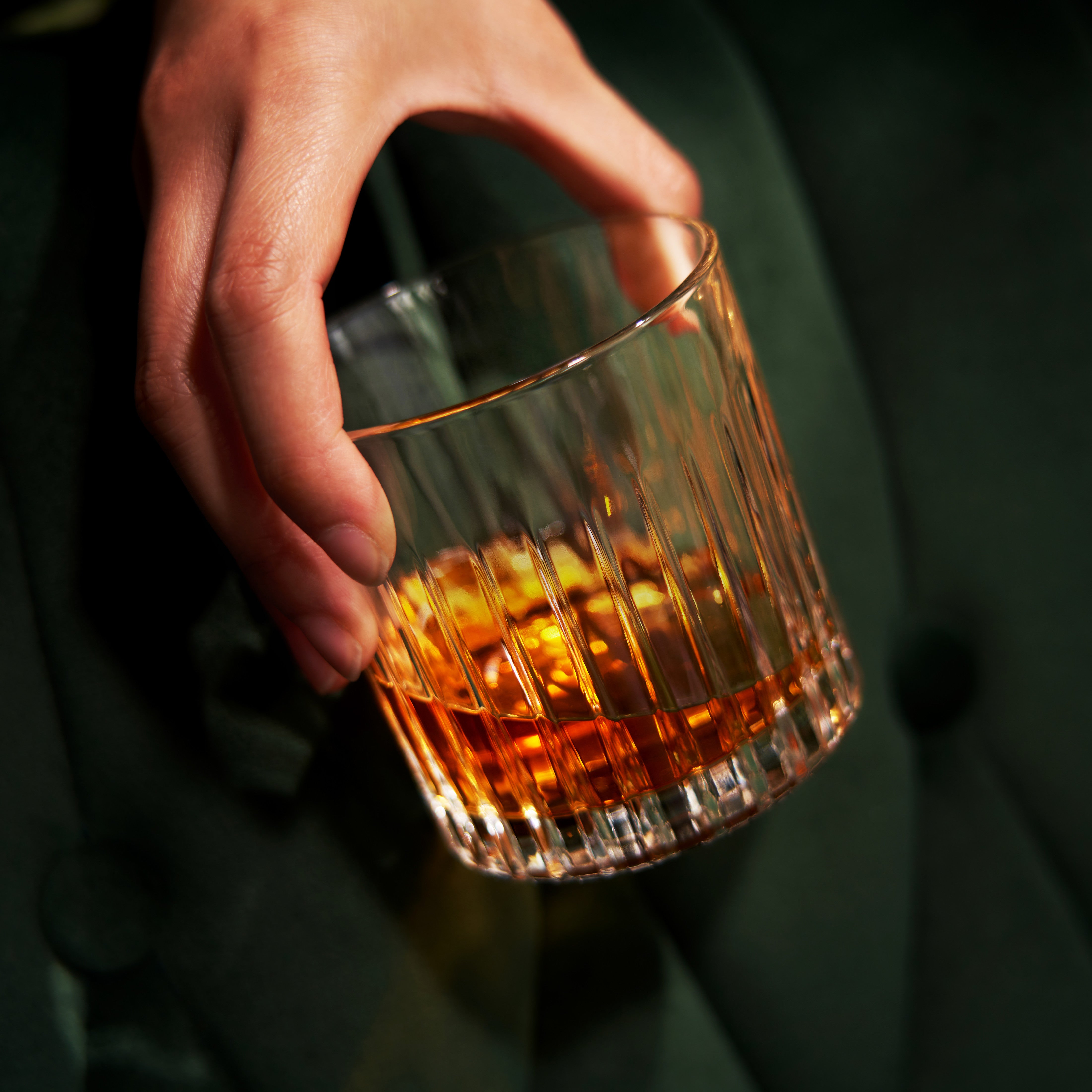 Premium Reserve Milo Crystal Whiskey Glasses Set of 4 - Elegant Barware for Scotch, Bourbon & Cocktails - Perfect for Home Bars, Gifts & Entertaining