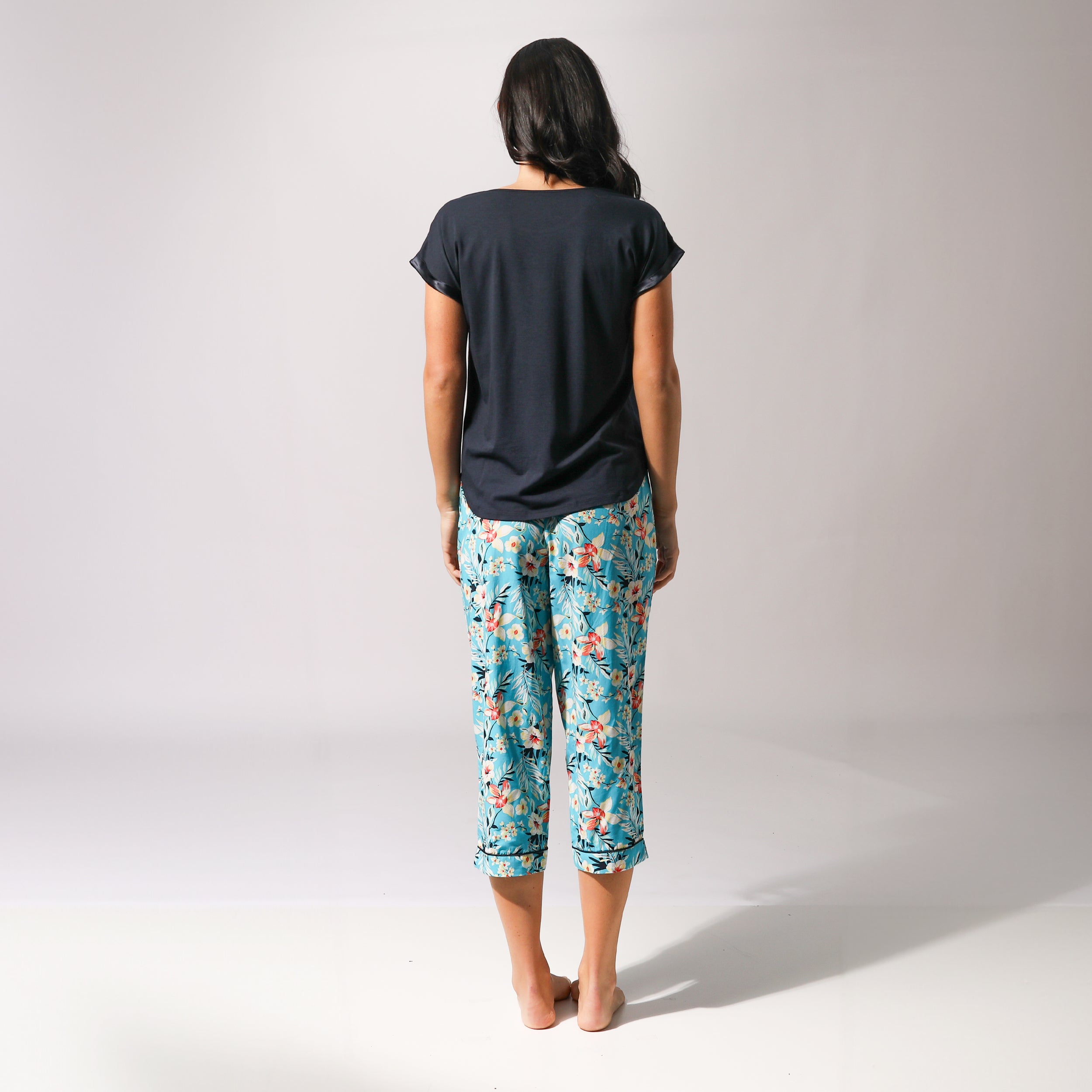 Women's Twilight Floral Woven Pajama Set with Knit Tee - Soft Blue Sleepwear for Cozy Nights & Relaxing at Home
