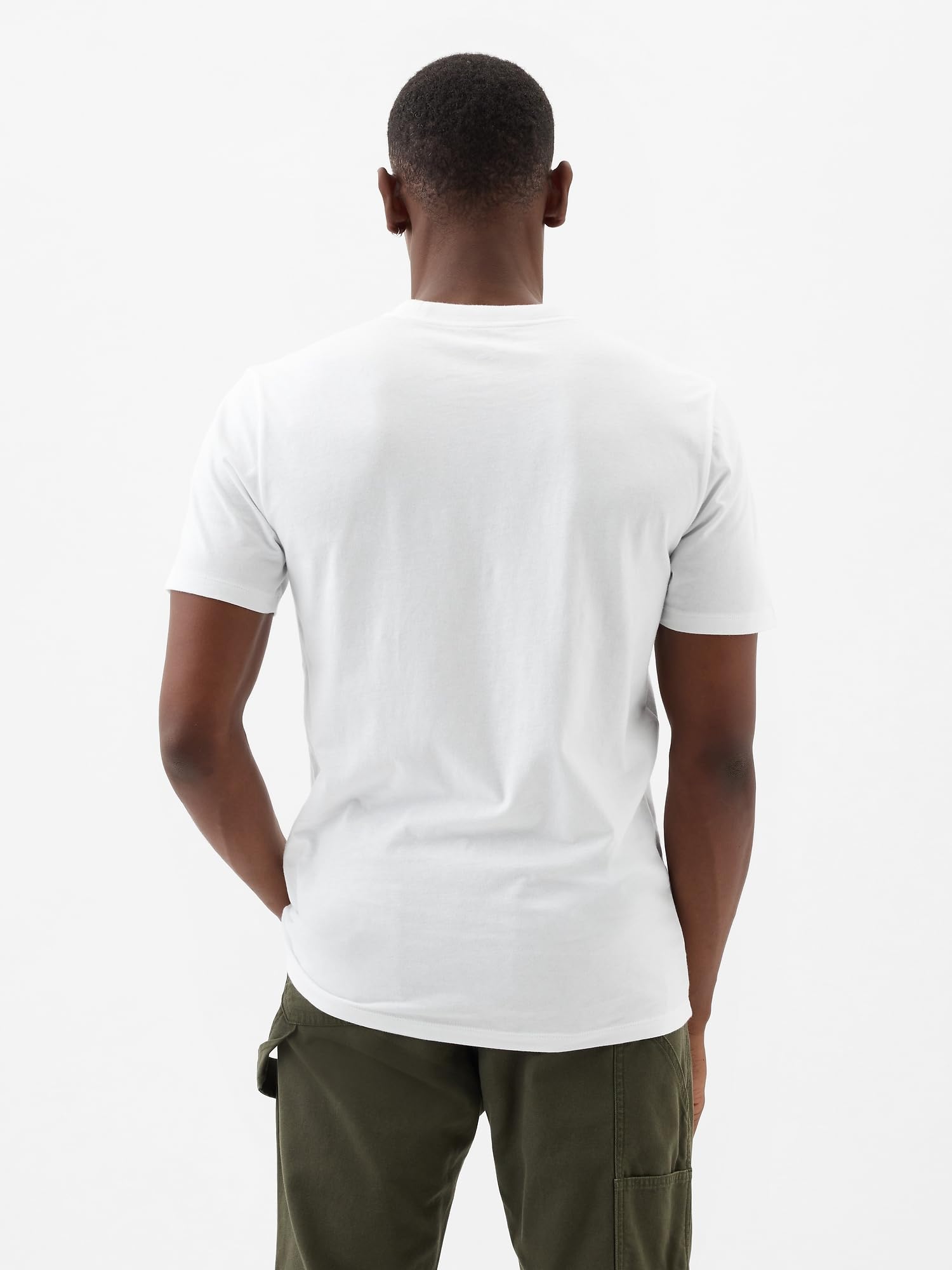 GAP Men's Everyday Soft Logo T-Shirt - Comfortable Cotton Crewneck Tee for Casual Wear, Work & Travel