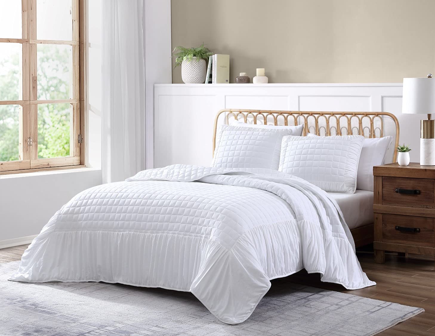 Soft Washed Microfiber Queen Quilt Set - All Season Bedding with Pillow Shams for Cozy Home Decor