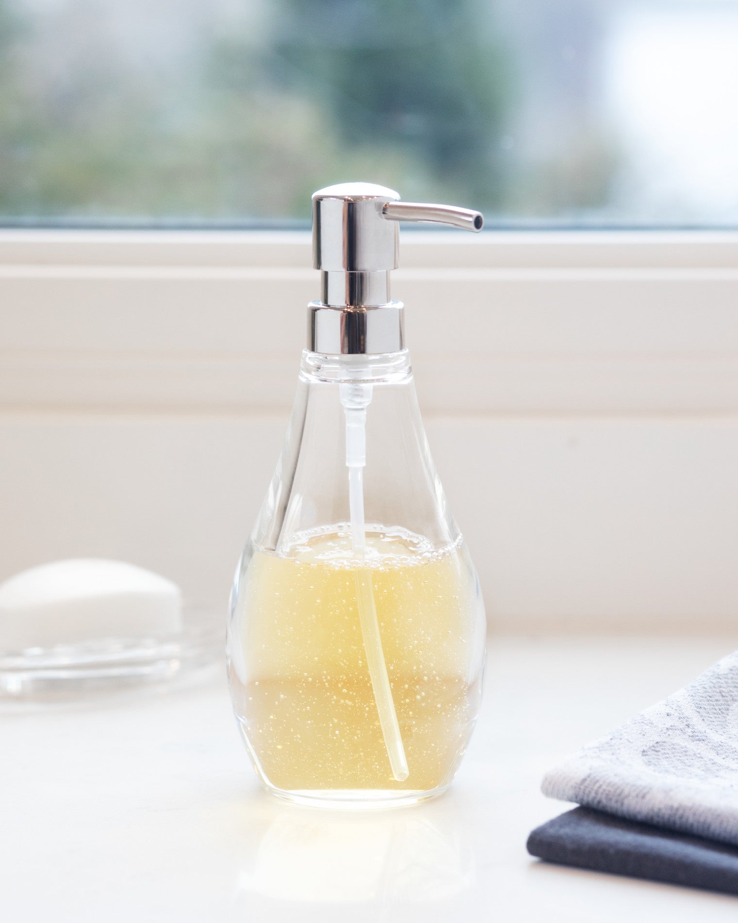 Premium Droplet Soap Dispenser - Elegant Touch-Free Liquid Soap Pump for Bathroom & Kitchen - Perfect for Home, Office, and Restaurant Use