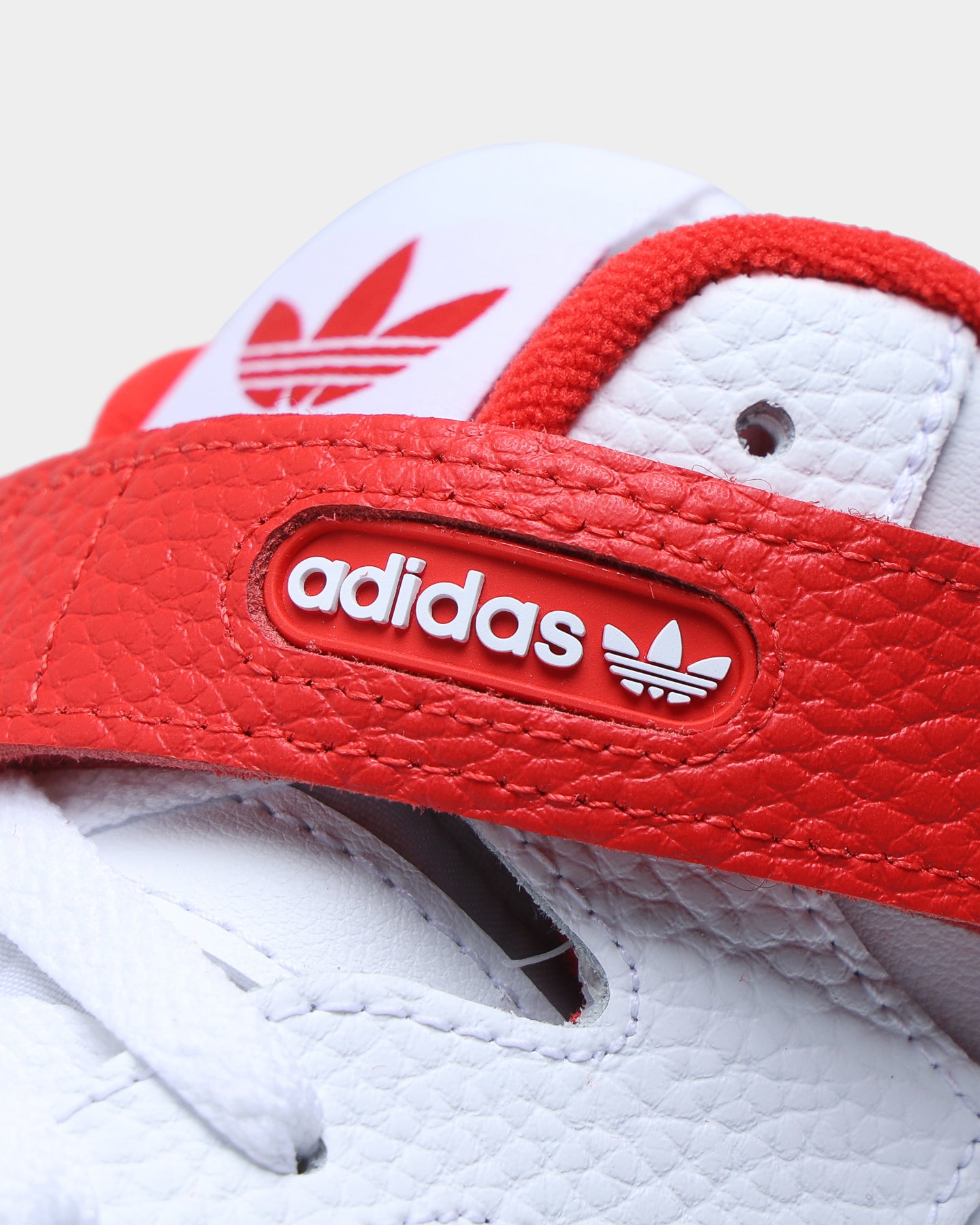 Adidas Forum Mid Sneakers - Cloud White/Vivid Red/Cloud White | Men's Basketball Shoes for Streetwear & Casual Outfits
