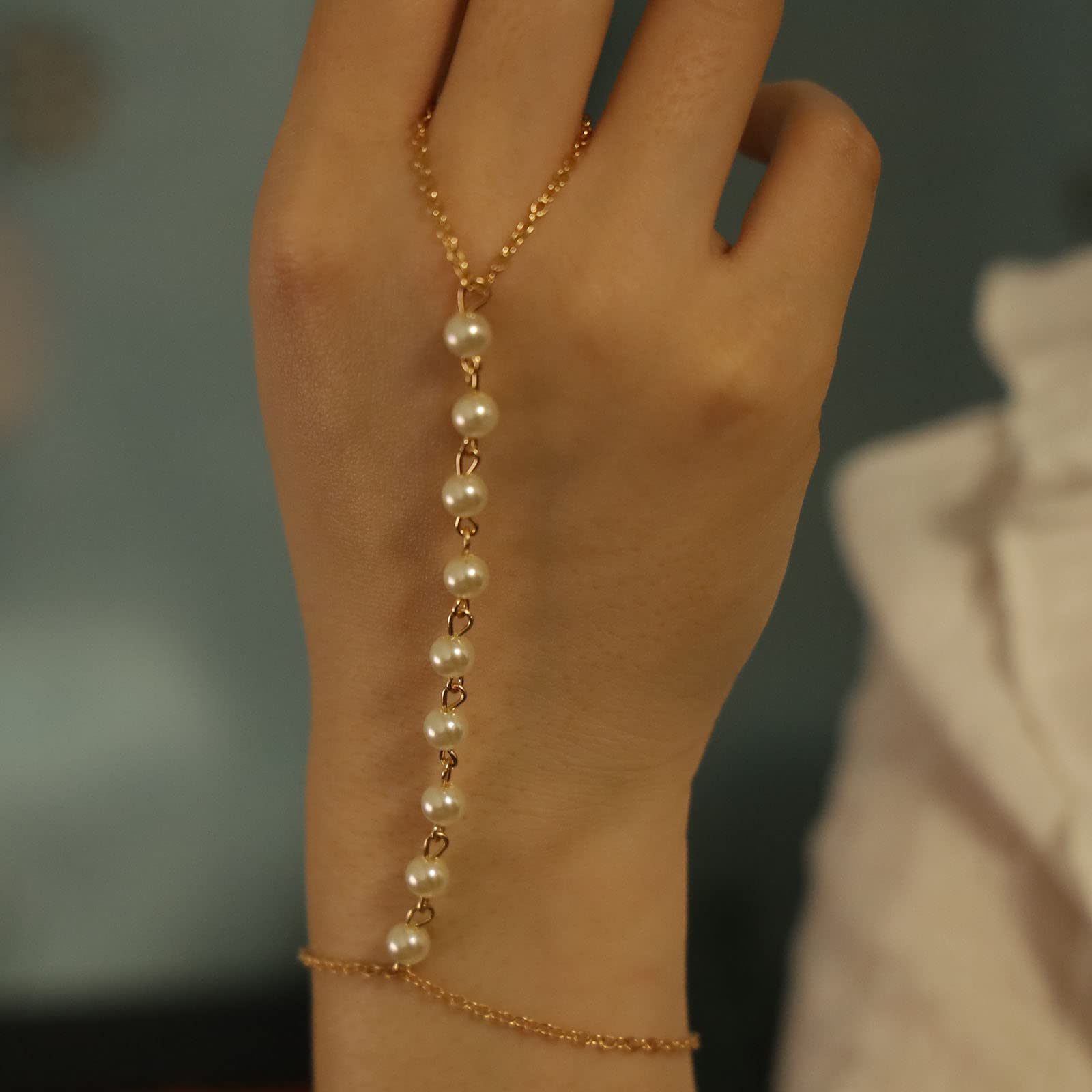 Boho Pearl Slave Bracelet Gold Pearl Finger Ring Bracelet for Women - Elegant Bridal Wedding Jewelry Set, Hand Chain Bracelet Gift for Her - Perfect for Boho Weddings, Beach Parties & Special Occasions