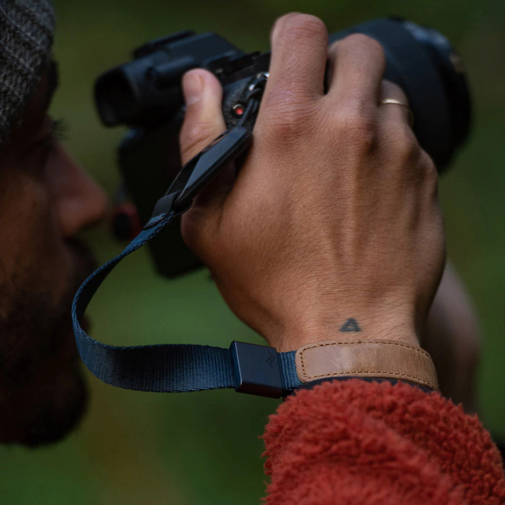 Peak Design Cuff Quick-Release Camera Wrist Strap - Secure & Comfortable Hand Strap for DSLR/Mirrorless Cameras (Midnight) - Perfect for Travel, Hiking & Outdoor Photography