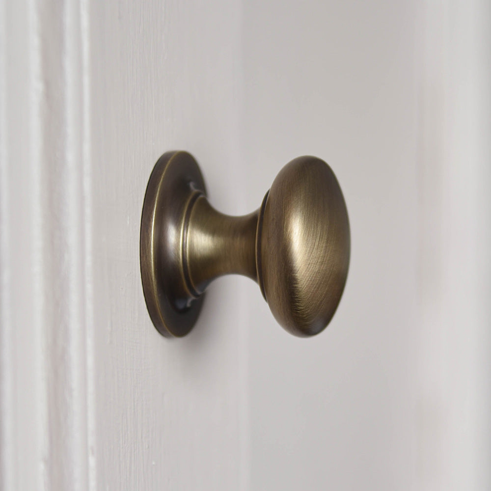 Vintage Antique Brass Cabinet Knobs - Classic Pull Handles for Kitchen Cabinets, Dressers & Furniture - Set of 10 (1.25