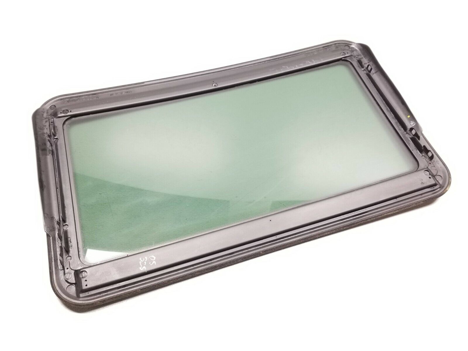 Original BMW E46 Sedan Sunroof Glass Replacement - Genuine OEM Part #01 02 03 04 05 - Perfect for Sunroof Repair & Maintenance