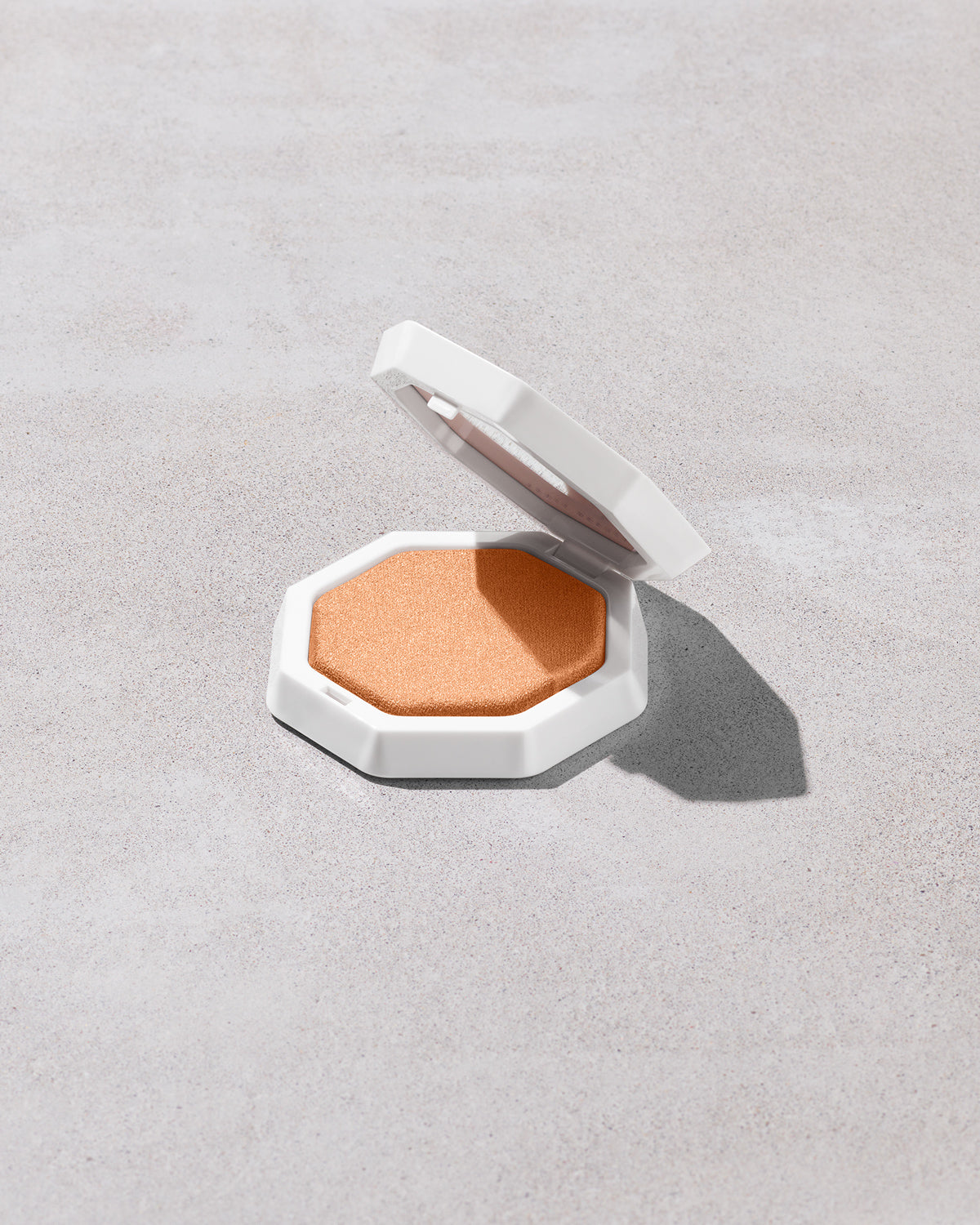 Demi'glow Light Diffusing Highlighter - Yum Rum | Natural Glow Makeup for Cheeks & Eyes | Perfect for Daily Wear & Night Out Makeup Looks
