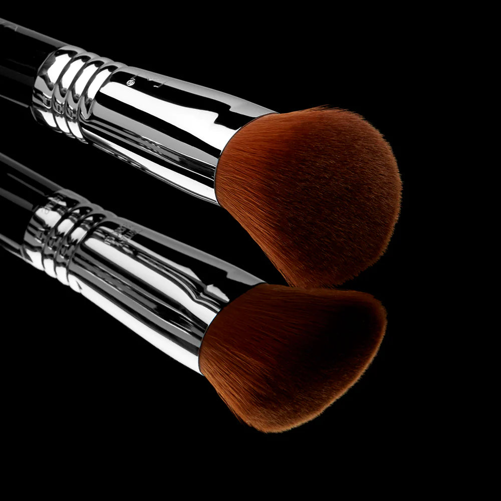 Sigma Beauty F47 Multitasker Brush - Professional Synthetic Kabuki Makeup Brush for Foundation, Powder & Blush - Perfect for Everyday Makeup & Travel