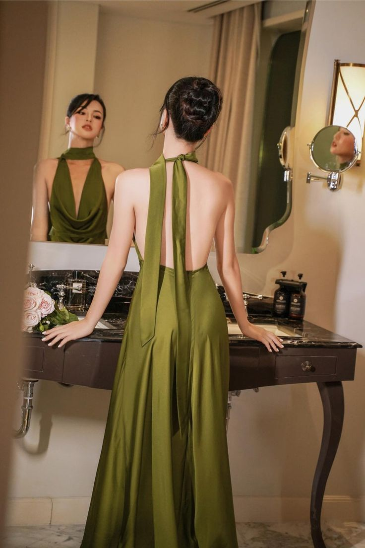 Elegant Halter Green Sheath Long Prom Dress for Evening Gowns - Perfect for Prom Night, Homecoming, and Formal Events | Style J4306