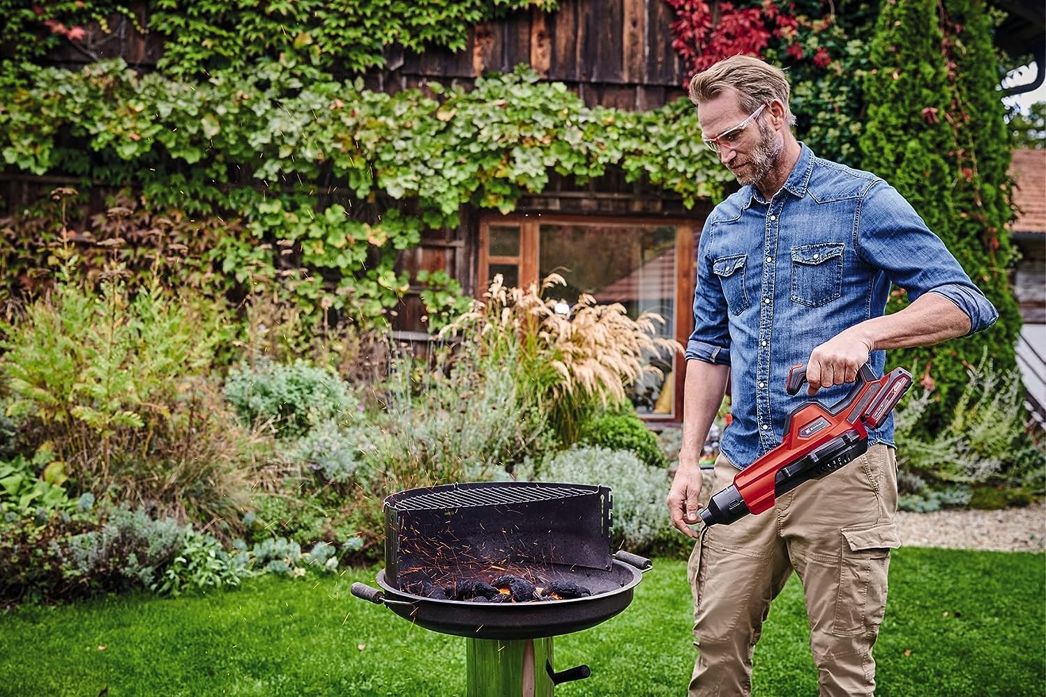 Einhell GE-UB 18/250 Li E-Solo Power X-Change Cordless Leaf Blower - 18V Battery (Not Included), 250 km/h Air Speed, 3-Piece Tube, Electric Speed Control with LED Display - Perfect for Yard Cleanup, Driveway Clearing & Garden Maintenance