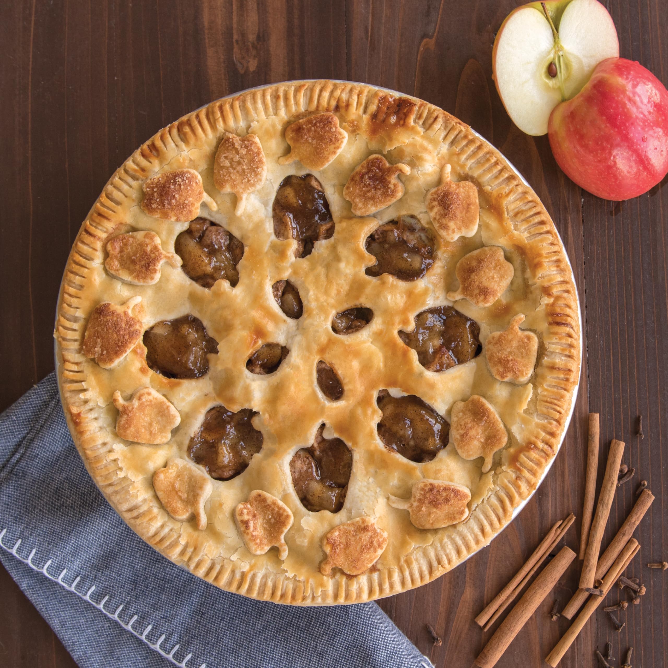 Nordic Ware Naturals High Dome Covered Pie Pan - 9.5 Inch Non-Stick Baking Dish for Apple, Cherry & Pumpkin Pies - Perfect for Thanksgiving, Christmas & Holiday Desserts
