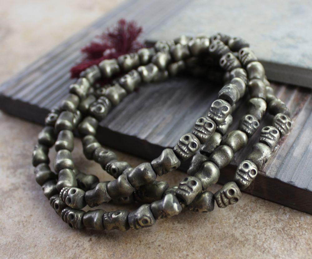 Hand Carved Metal Skull Mala Beads - 108 Meditation Prayer Beads for Yoga, Mindfulness & Spiritual Healing - Perfect for Buddhist Chanting, Stress Relief & Unique Jewelry Making