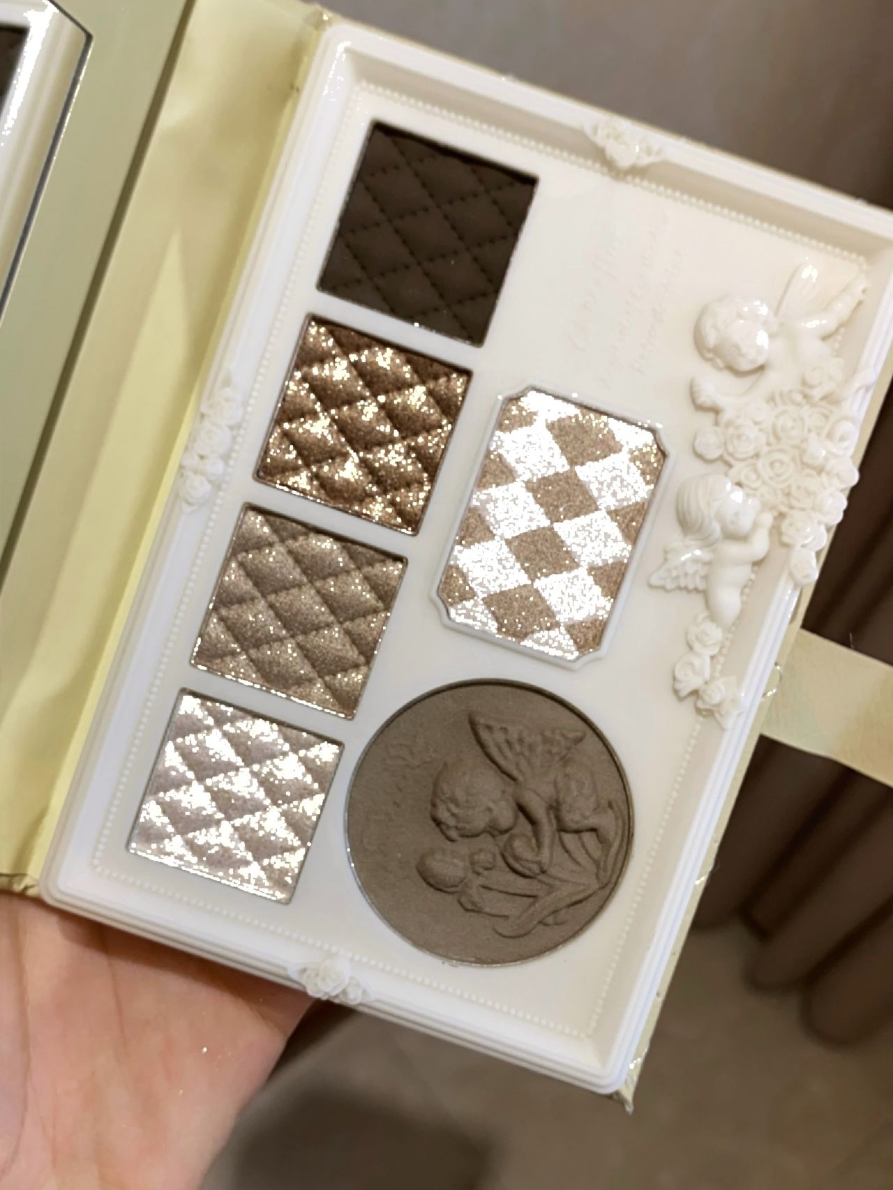 Cheerflor Serenade of Angels Eyeshadow Palette - 18 Highly Pigmented Matte & Shimmer Shades, Vegan & Cruelty-Free Makeup Kit for Professional & Everyday Looks | Perfect for Parties, Weddings & Special Occasions