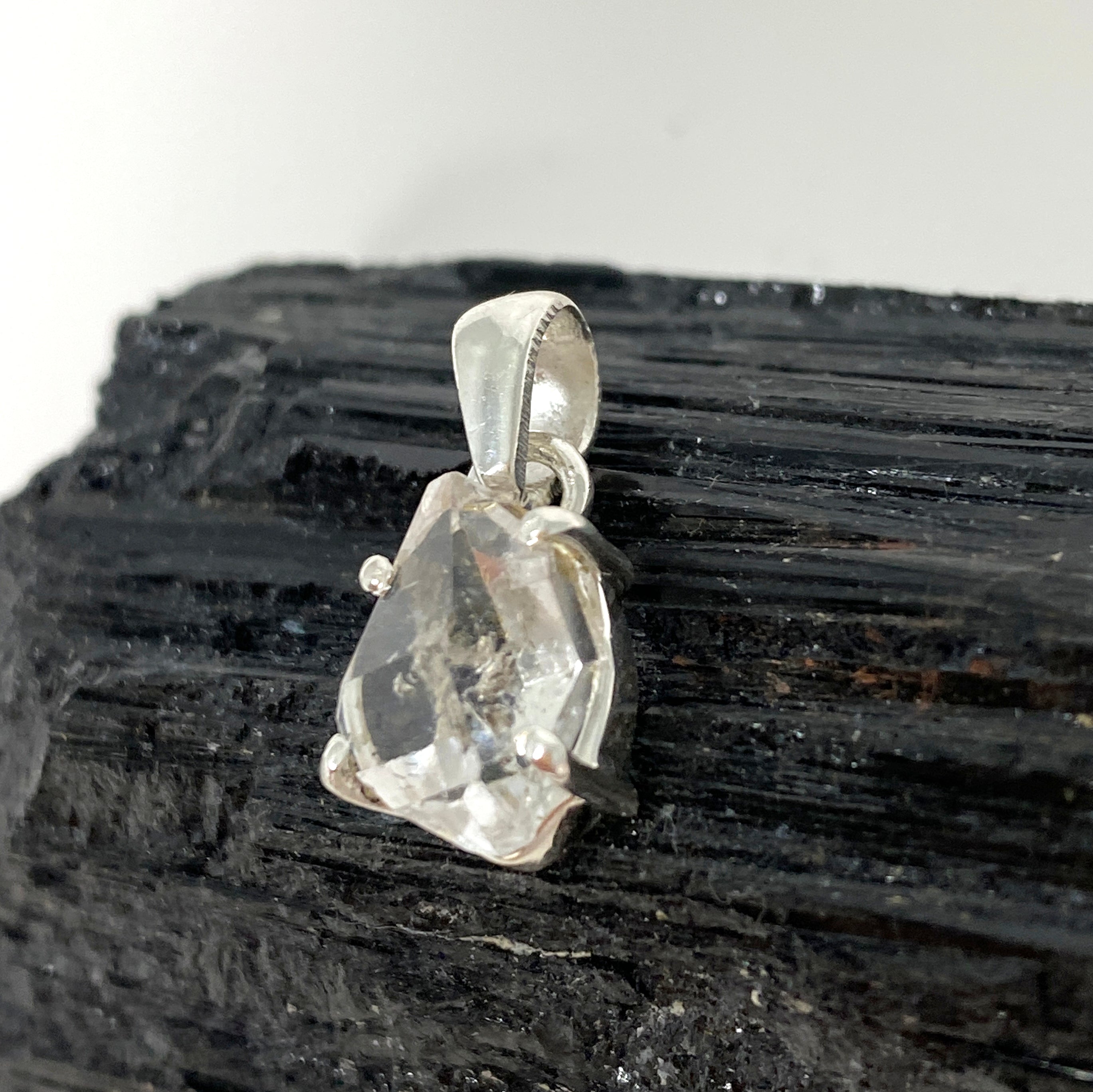 Natural Diamond Quartz Raw Crystal Pendant Necklace PPGJ781 - Elegant Jewelry for Women, Perfect for Gifts, Parties & Everyday Wear