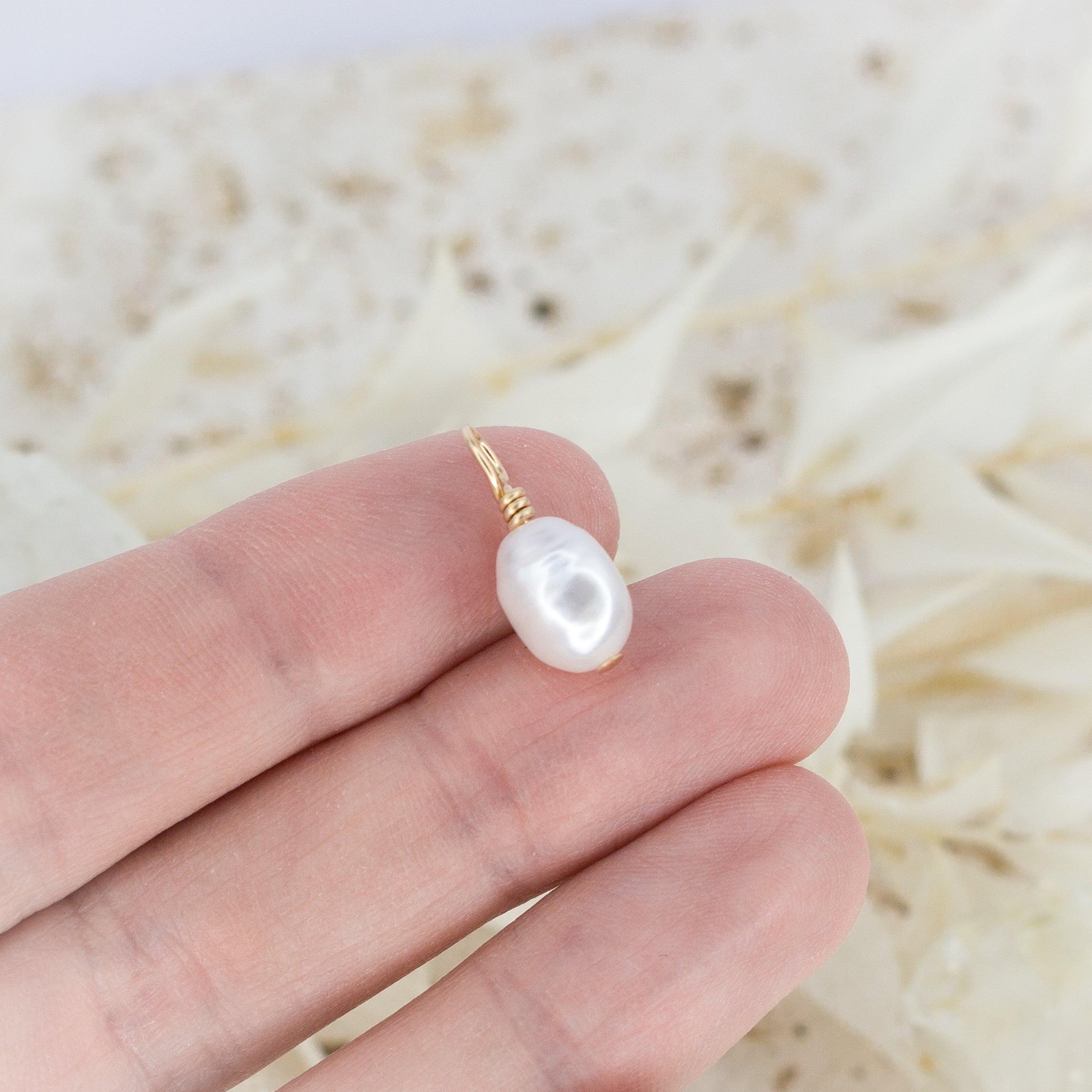 Natural Freshwater Pearl Crystal Pendant Necklace - Elegant Tiny Raw Pearl Jewelry for Women, Gift for Her, Perfect for Weddings & Special Occasions