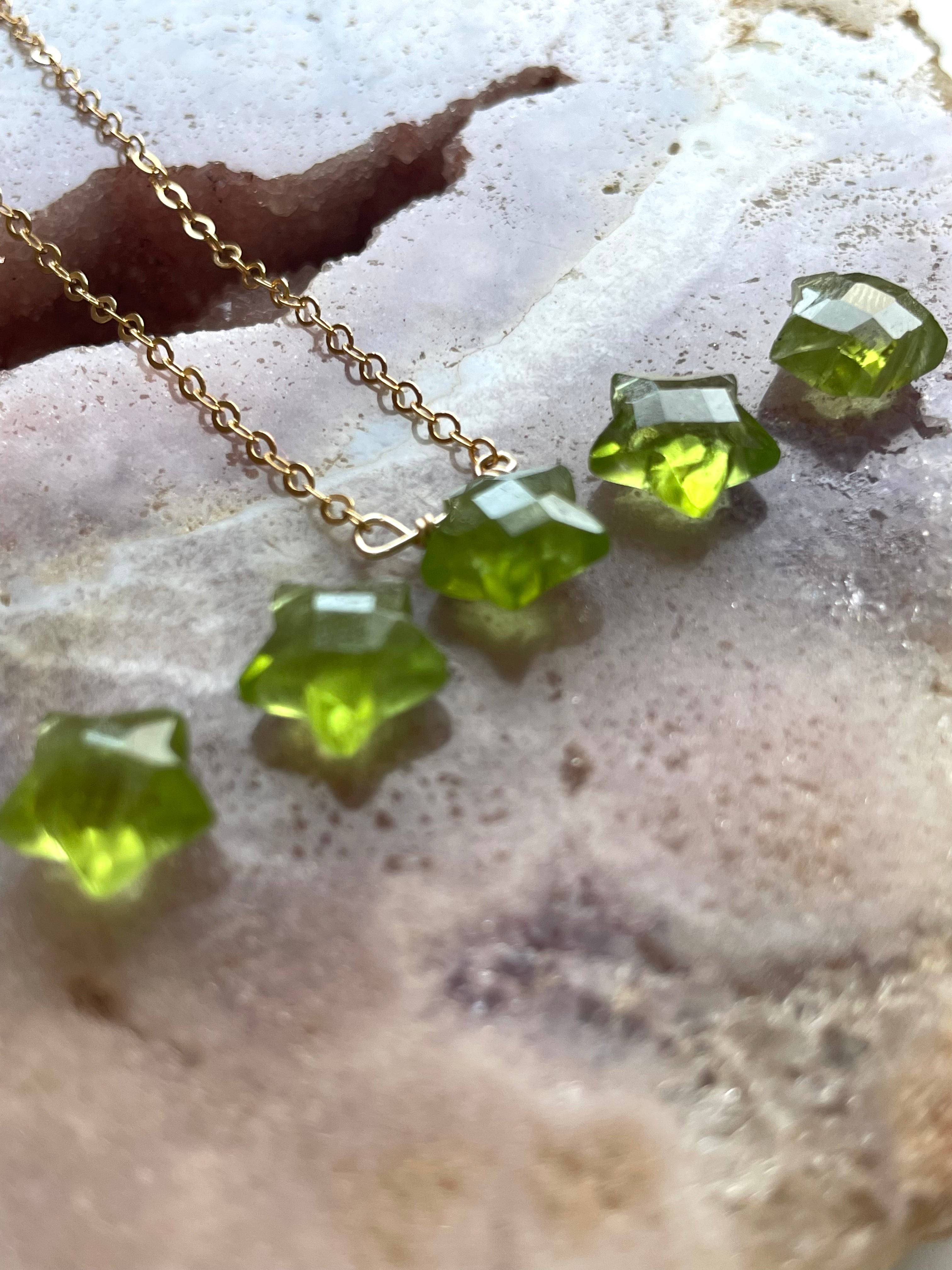 Peridot Star Necklace - August Birthstone Jewelry for Women | Elegant Zodiac Pendant Gift for Birthday, Anniversary & Special Occasions
