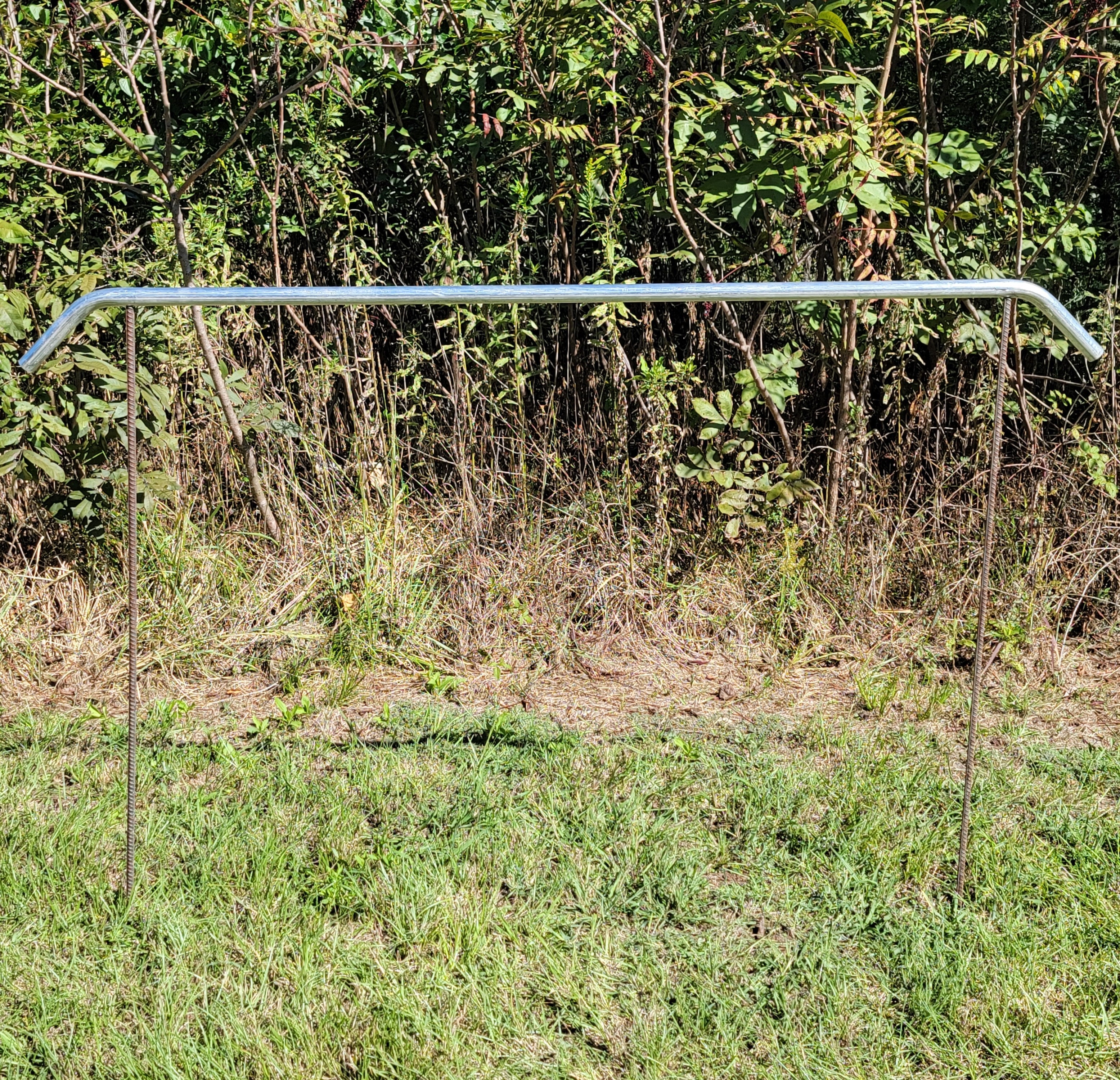 90 Degree Galvanized Mobile Pen Corner Support - Heavy Duty Metal Frame for Livestock, Poultry, and Farm Animal Enclosures